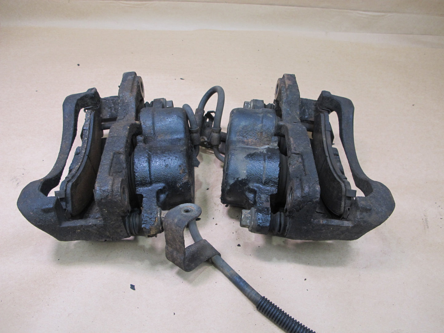 2003-2009 HUMMER H2 FRONT RIGHT & LEFT SIDE BRAKE CALIPER SET