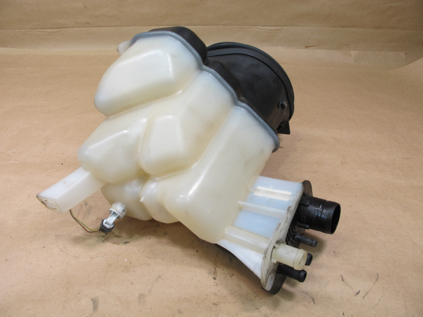 2005-2008 PORSCHE BOXSTER 987 ENGINE COOLANT EXPANSION OVERFLOW RESERVOIR TANK