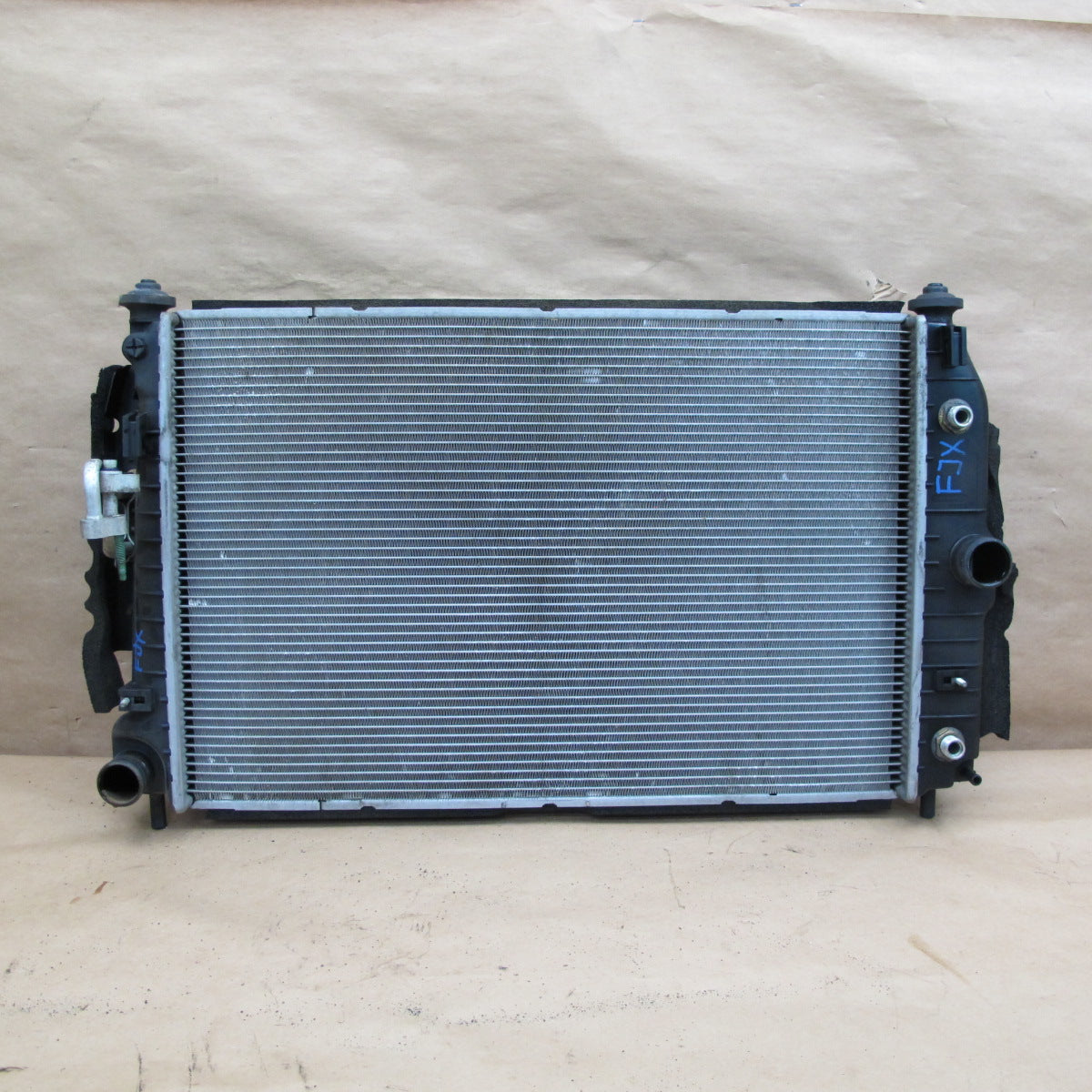 04-06 JAGUAR X100 XK8 4.2L ENGINE COOLING RADIATOR W A/C CONDENSER OEM