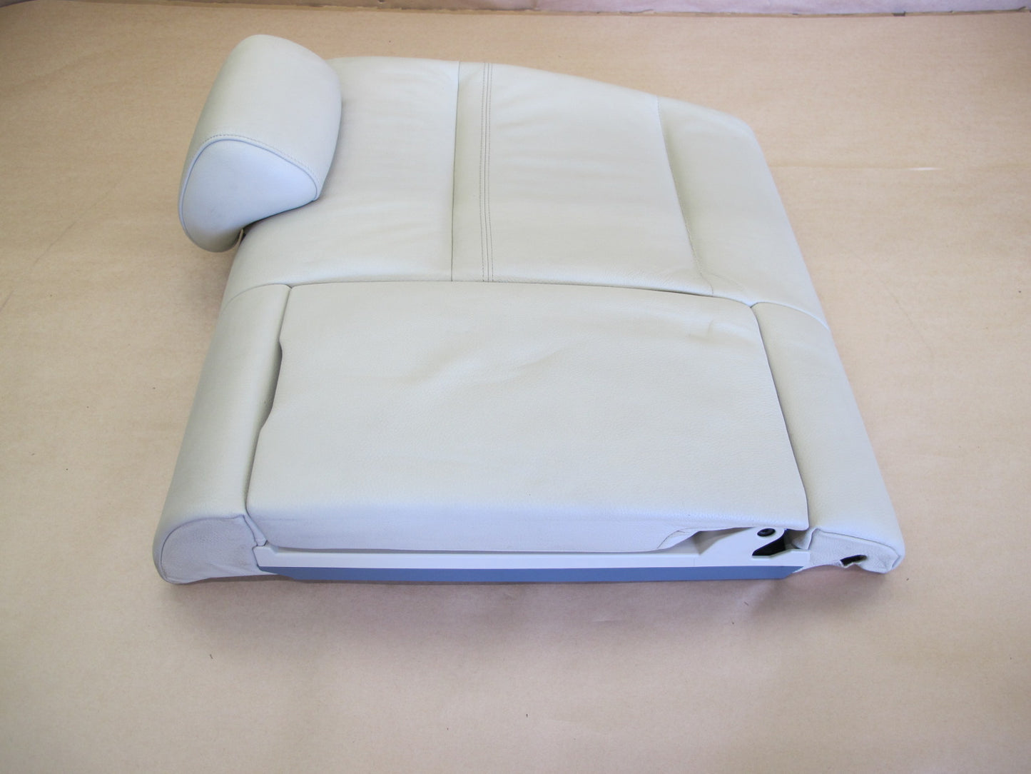 07-11 BMW E92 REAR LEFT DRIVER SIDE UPPER SEAT LEATHER CUSHION BEIGE OEM