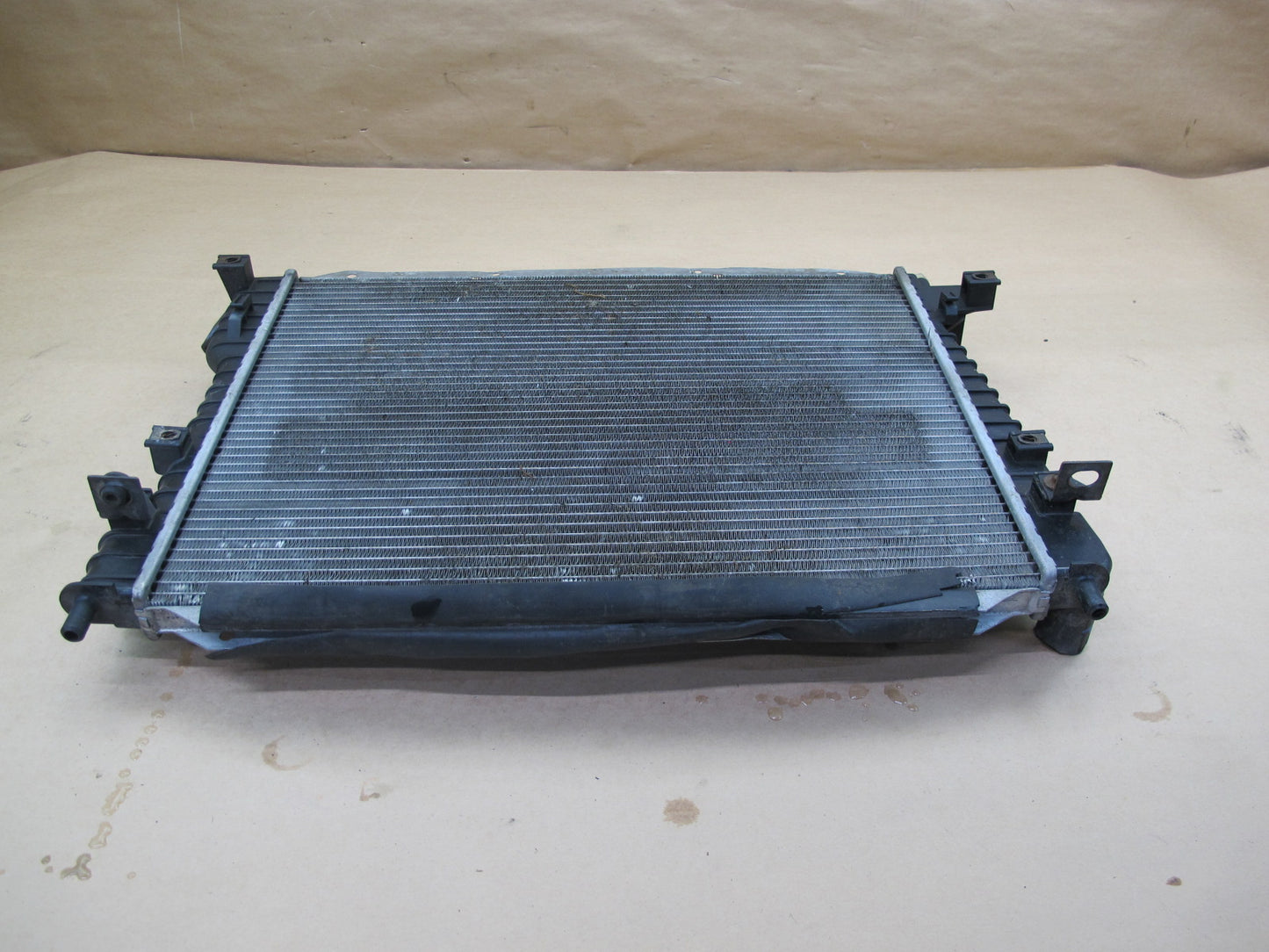 02-05 FORD THUNDERBIRD 3.9L ENGINE COOLING RADIATOR OEM