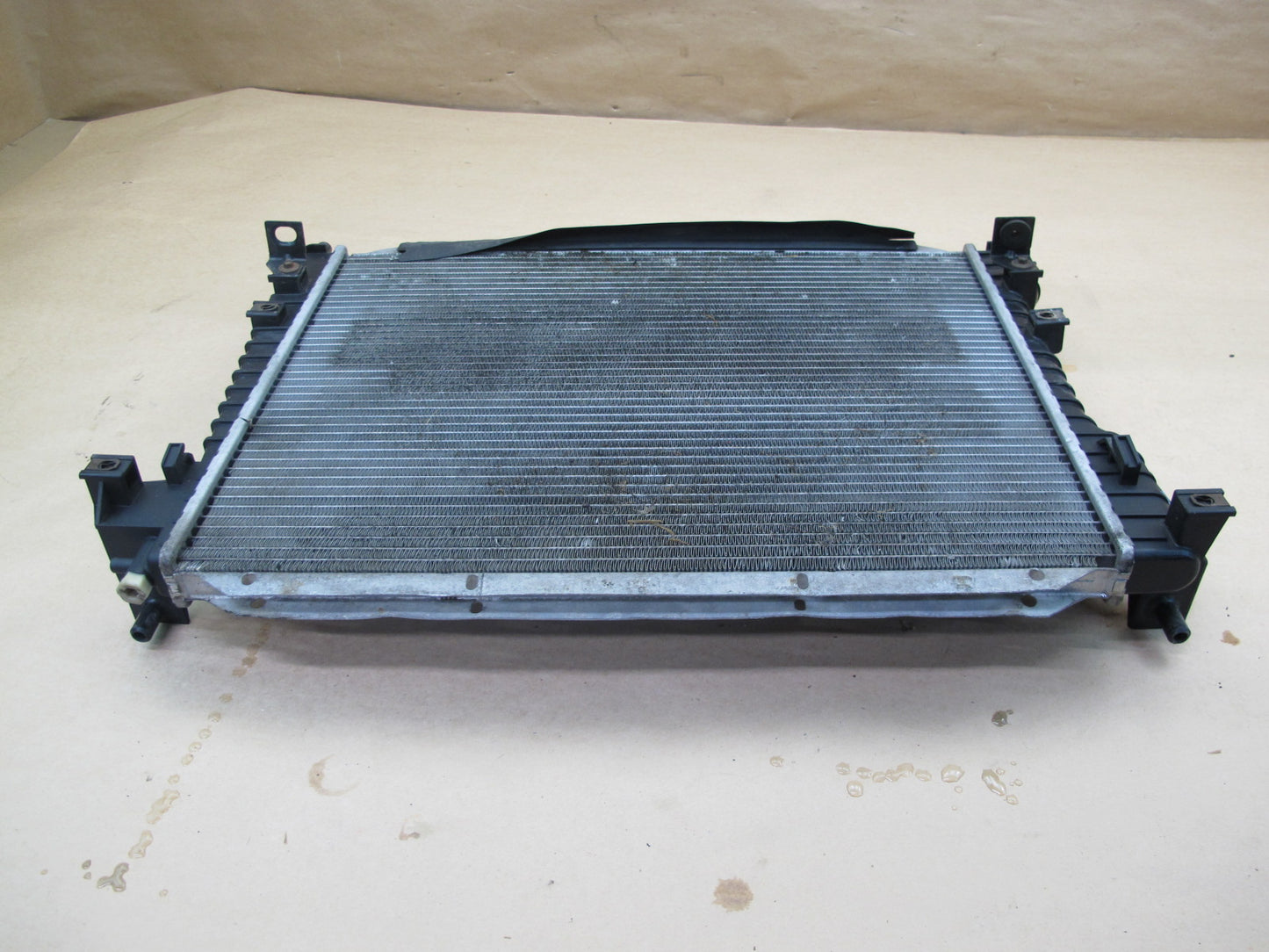 02-05 FORD THUNDERBIRD 3.9L ENGINE COOLING RADIATOR OEM