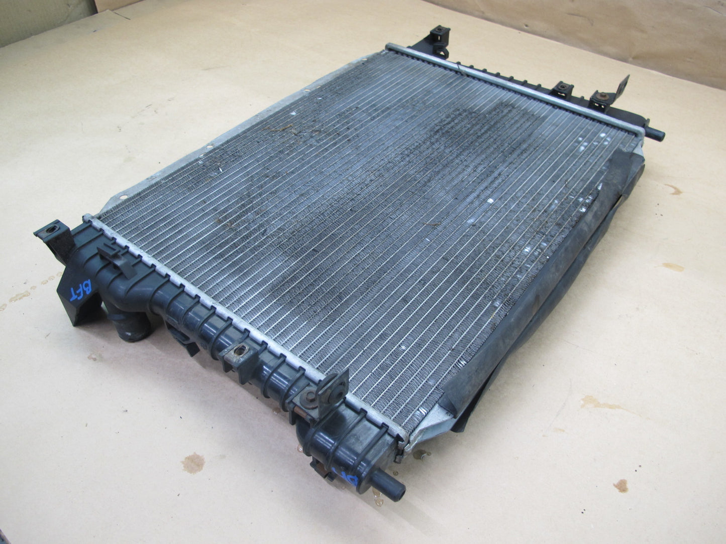 02-05 FORD THUNDERBIRD 3.9L ENGINE COOLING RADIATOR OEM