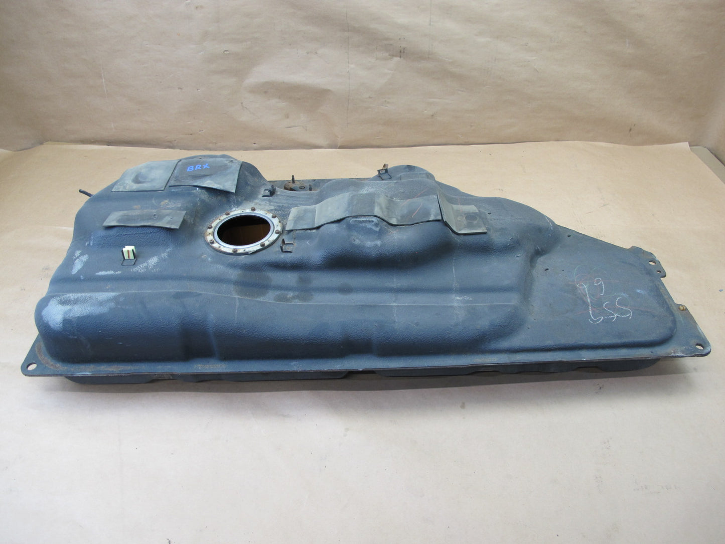 06-08 LEXUS XU30 RX400h GAS FUEL TANK OEM