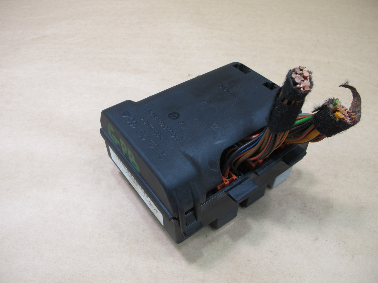 2005-2008 PORSCHE BOXSTER 987 UNDER DASH FUSE RELAY BOX MODULE 99761011200