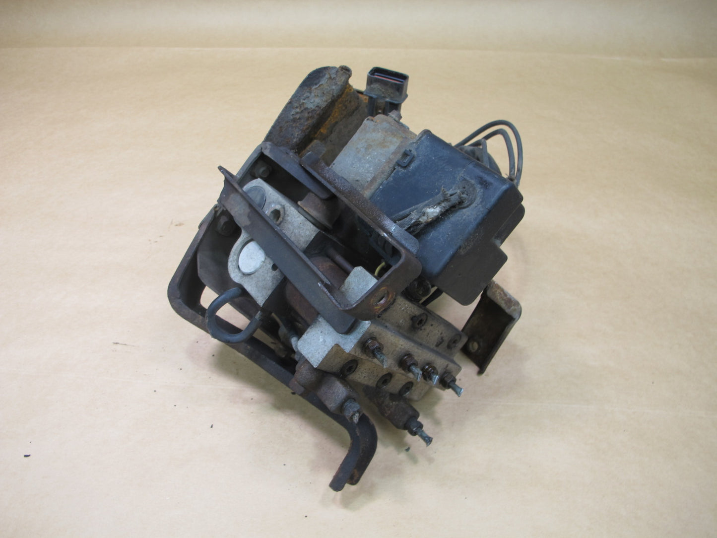 95-97 MITSUBISHI ECLIPSE ANTI LOCK BRAKE ABS PUMP MODULE MB895862 OEM