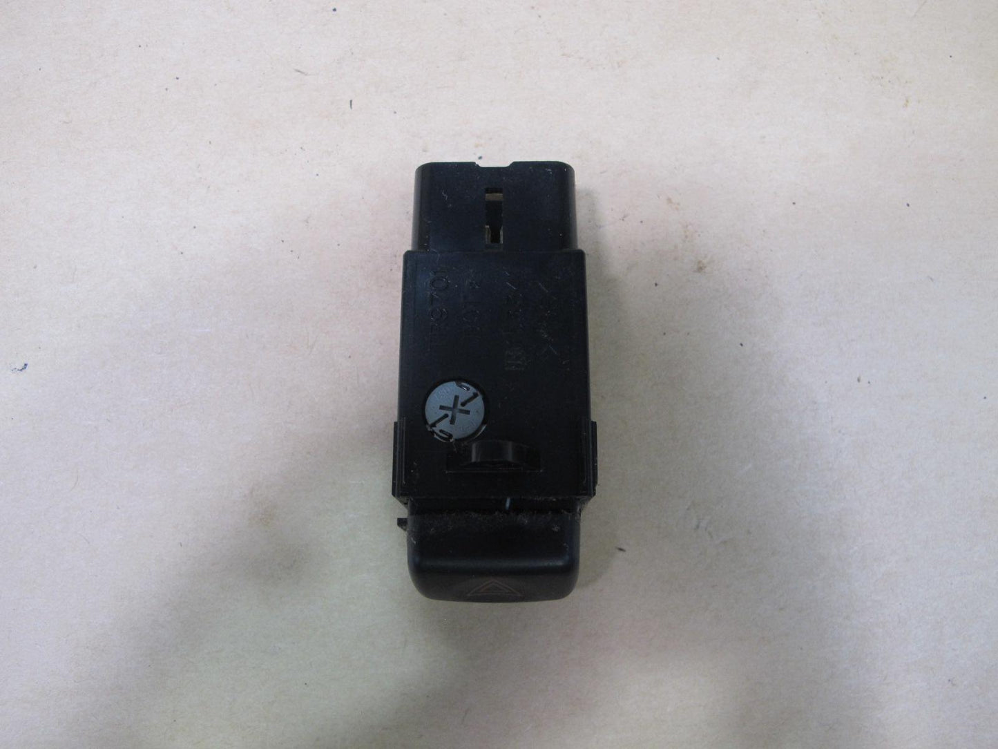 98-05 LEXUS GS300 GS430 EMERGENCY HAZARD FLASHER LIGHT BUTTON SWITCH OEM