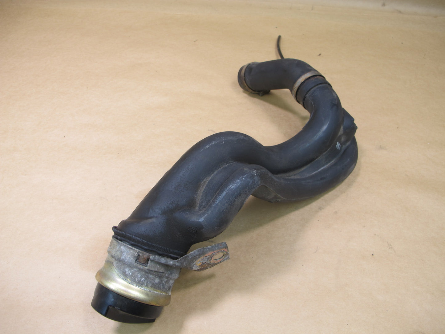 97-00 BMW E39 5-SERIES FUEL TANK FILLER PIPE NECK 1182912 OEM