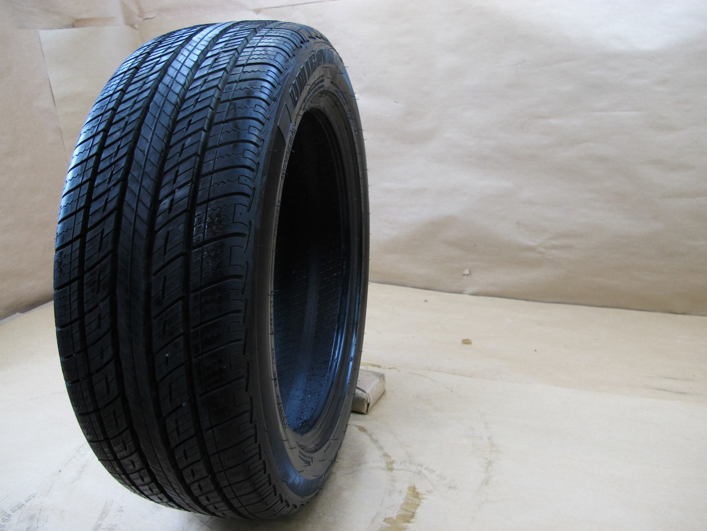 UNIROYAL TIGER PAW TOURING A/S 205/55 R17 95H M+S 9/32 TREAD 2222