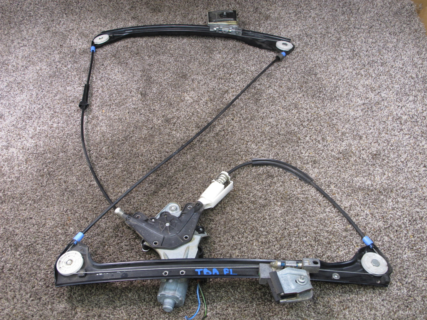 01-06 BMW E46 COUPE CONVERTIBLE LEFT DOOR WINDOW REGULATOR W MOTOR OEM