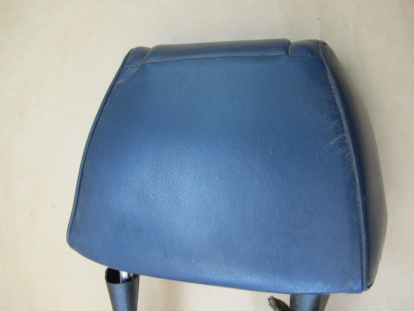 86-91 MERCEDES W126 C126 COUPE FRONT LEFT SEAT LEATHER HEADREST OEM