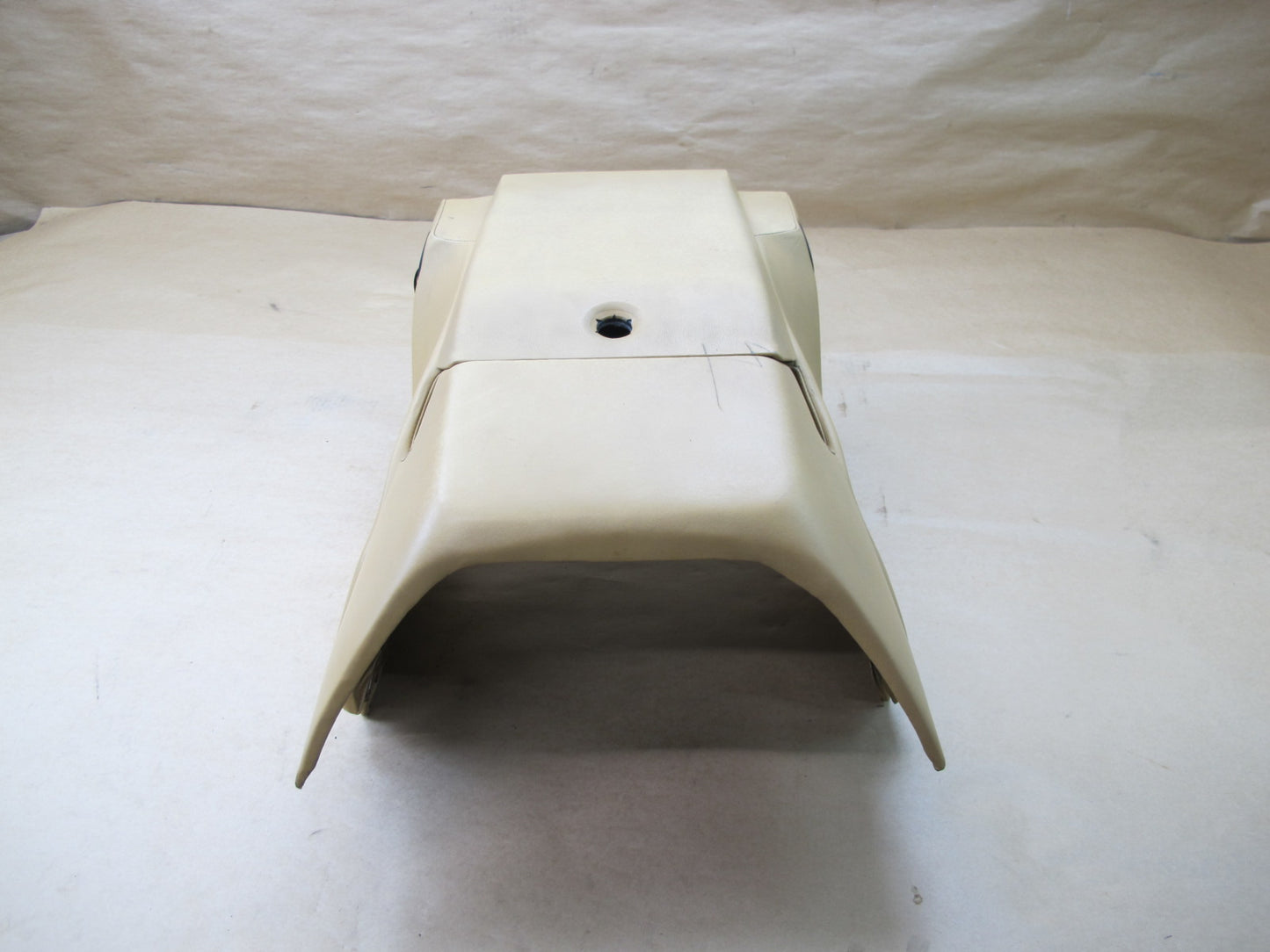 1984-1995 PORSCHE 928 S REAR CENTER CONSOLE ARM REST STORAGE COMPARTMENT BEIGE