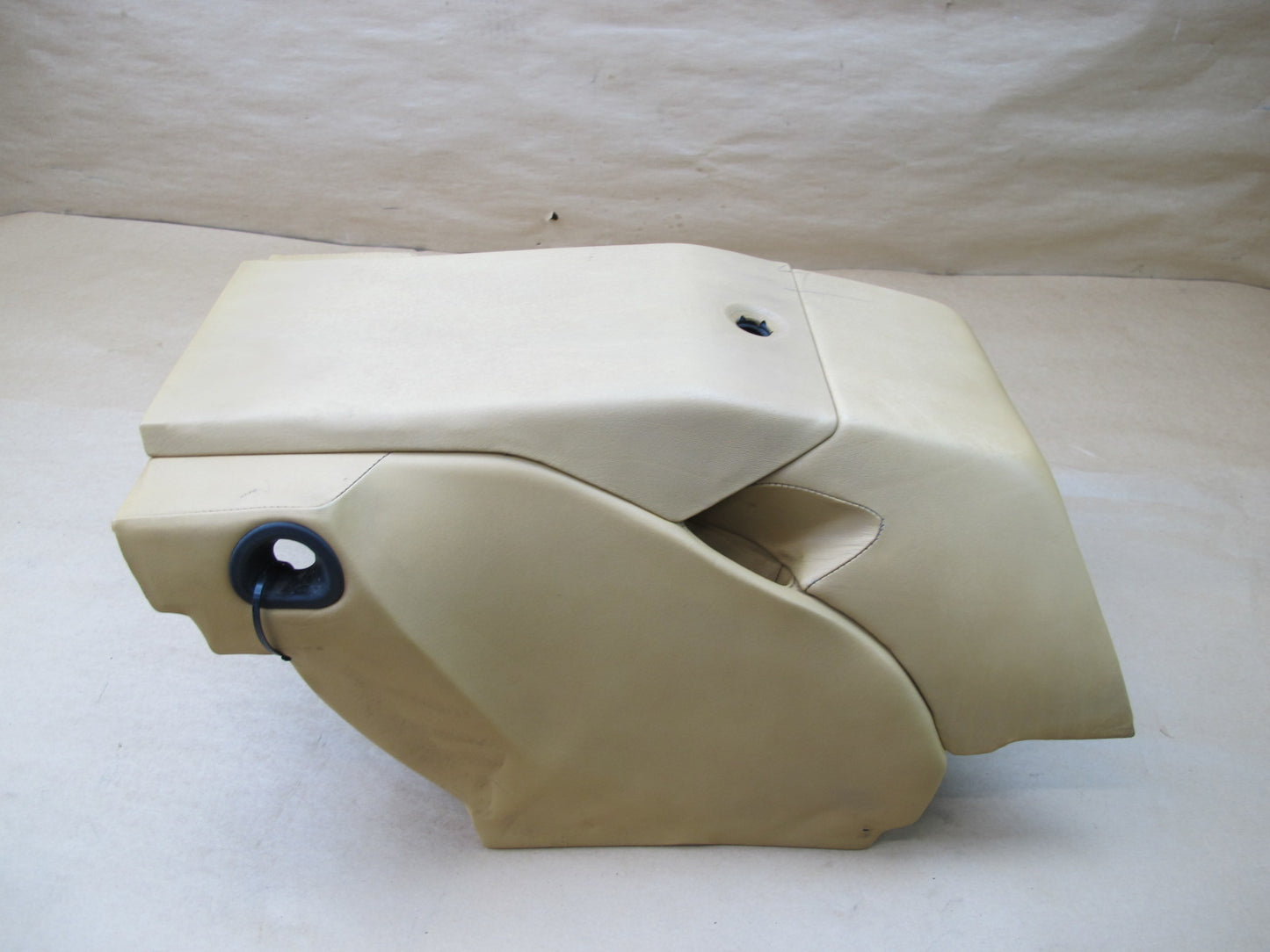 1984-1995 PORSCHE 928 S REAR CENTER CONSOLE ARM REST STORAGE COMPARTMENT BEIGE