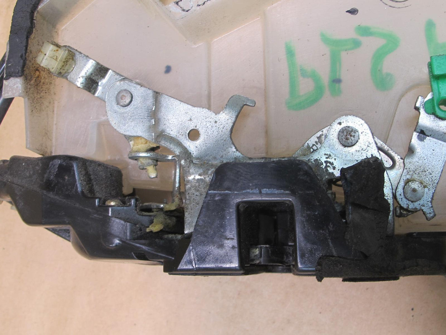 95-97 LEXUS UCF20 LS400 FRONT RIGHT PASS SIDE DOOR LOCK LATCH ACTUATOR OEM