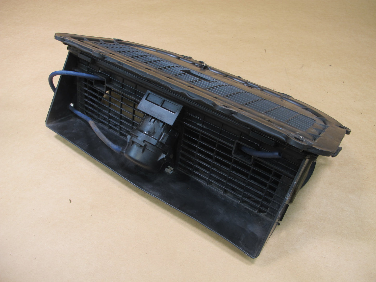 1984-1991 PORSCHE 928 S FRONT UNDER DASH AIR FLAP VENT 92857324903