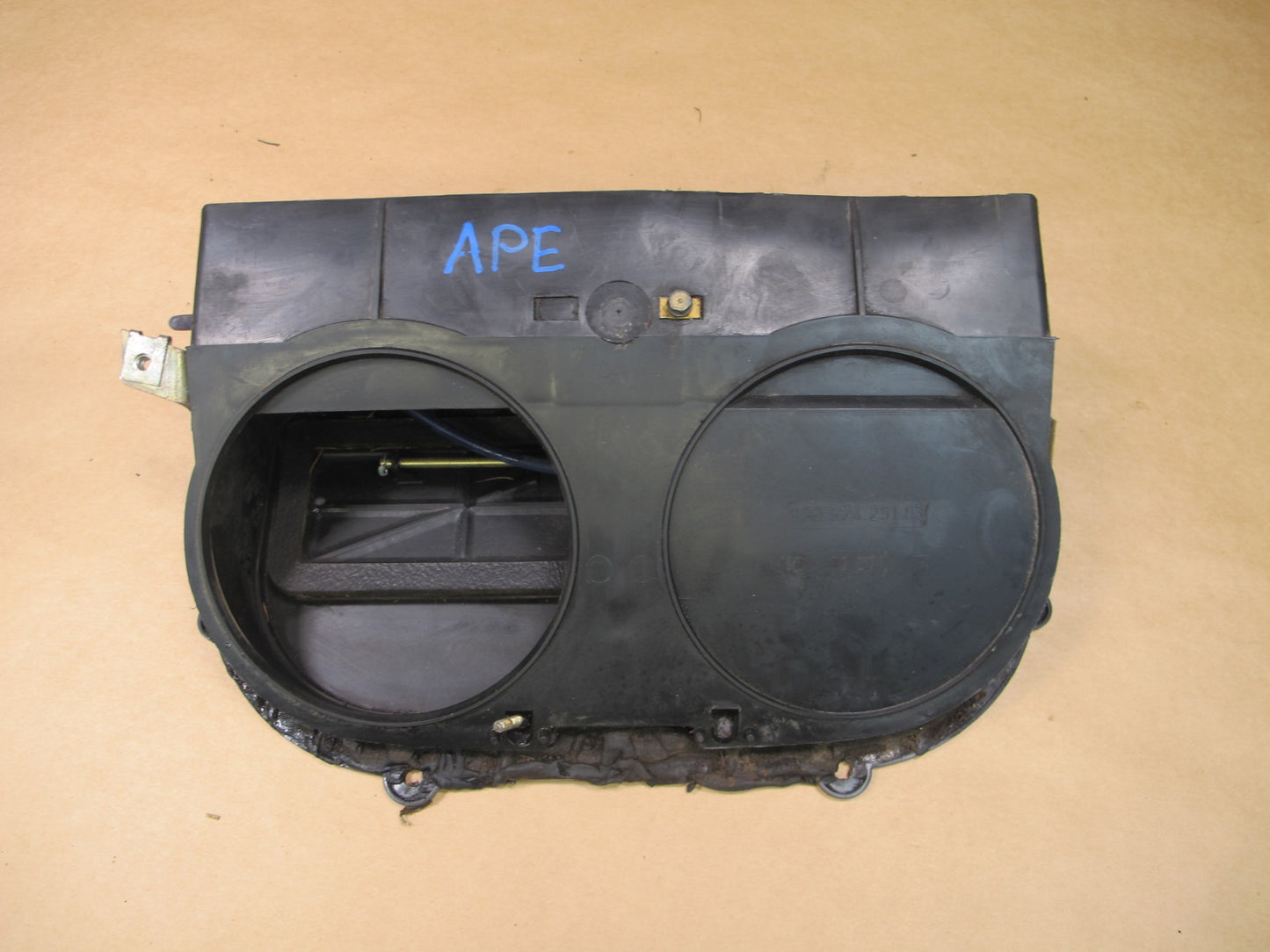 1984-1991 PORSCHE 928 S FRONT UNDER DASH AIR FLAP VENT 92857324903