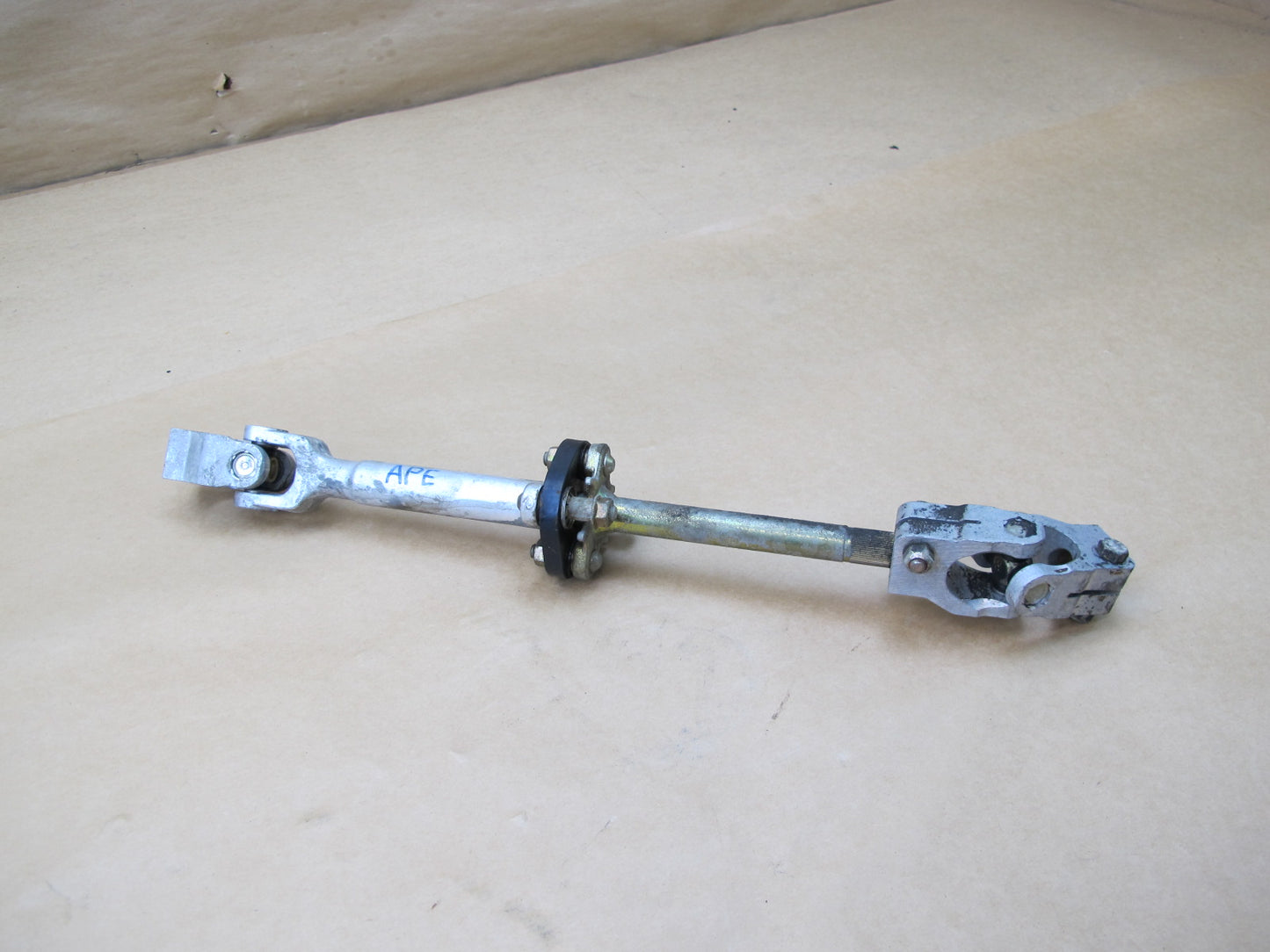 1984-1989 PORSCHE 928 S STEERING COLUMN LOWER LINKAGE U JOINT SHAFT