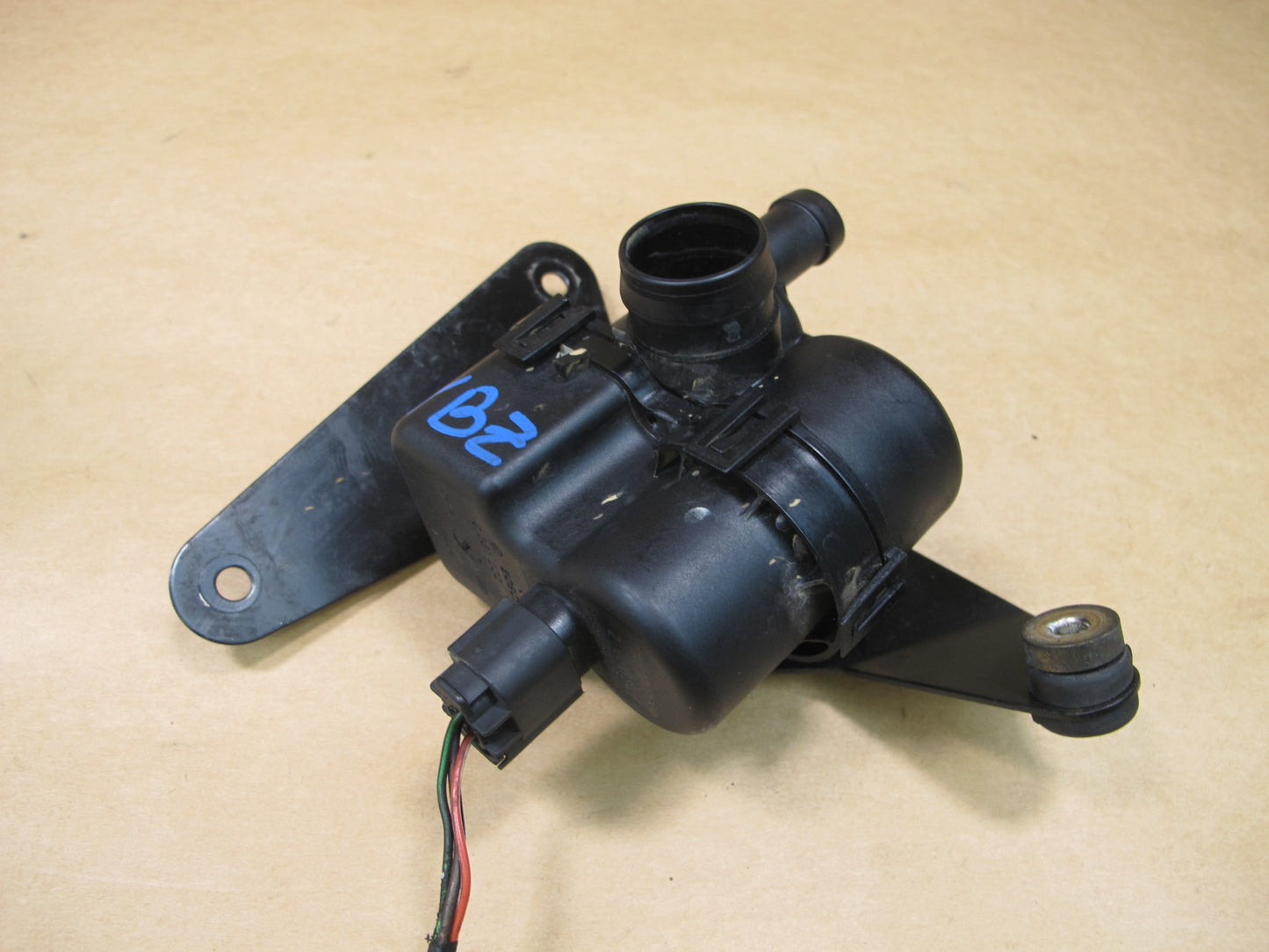 99-02 BMW E36/7 Z3 FUEL VAPOR LEAK DETECTION PUMP OEM