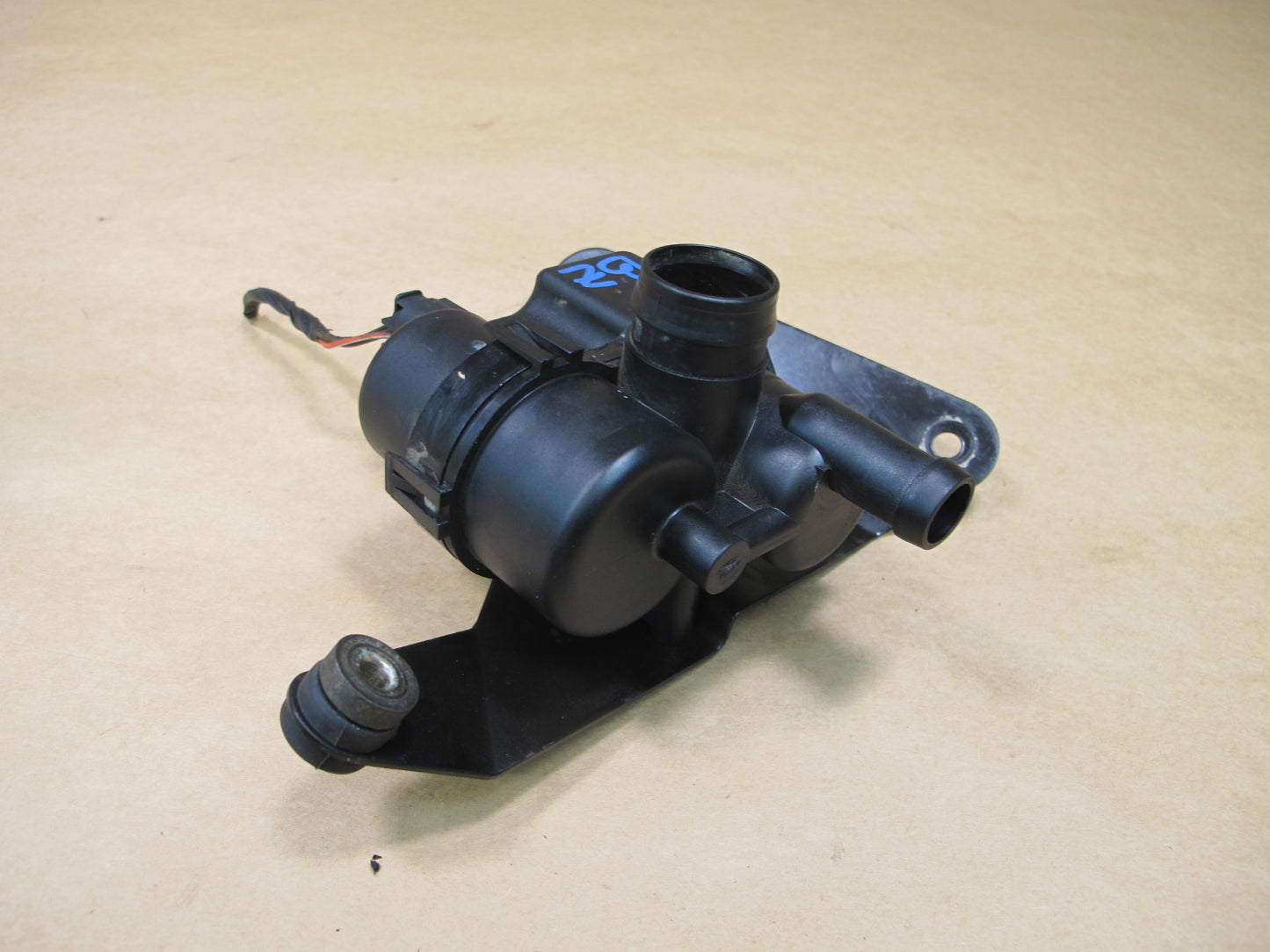 99-02 BMW E36/7 Z3 FUEL VAPOR LEAK DETECTION PUMP OEM