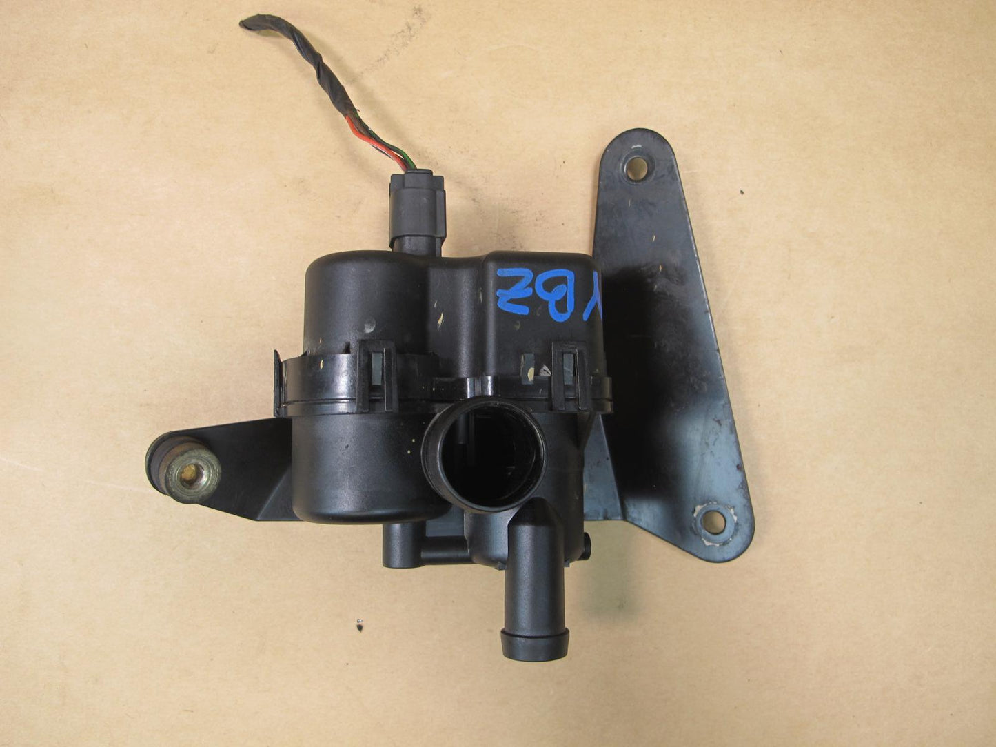 99-02 BMW E36/7 Z3 FUEL VAPOR LEAK DETECTION PUMP OEM