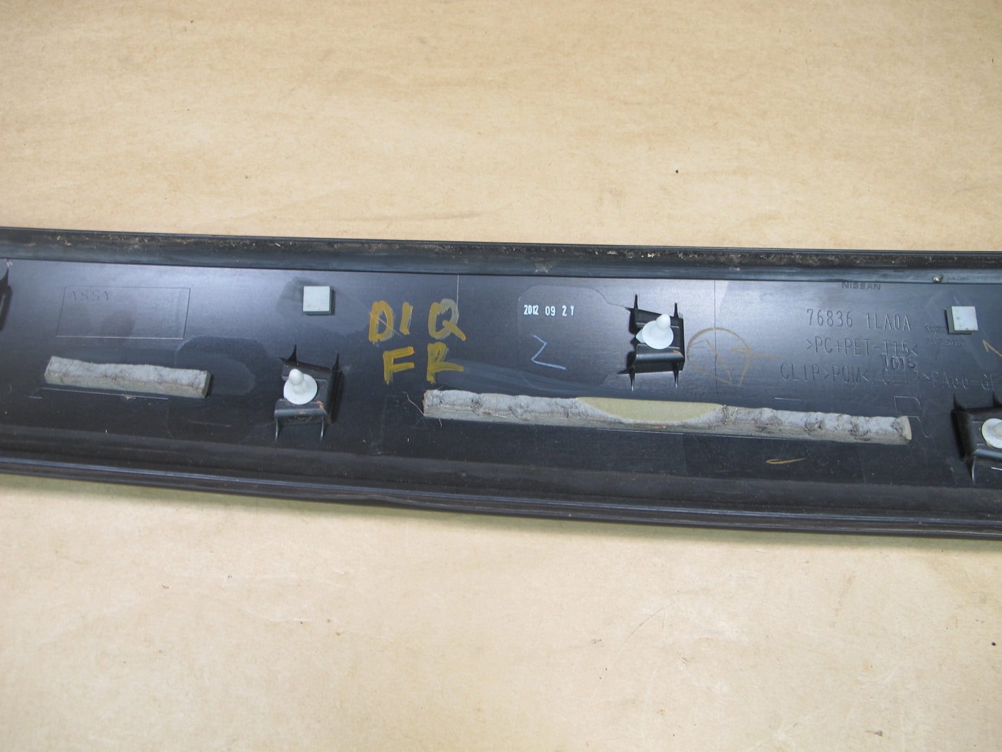 2011-2013 INFINITI QX56 FRONT RIGHT LEFT OUTER A PILLAR FINISHER MOLDING SET