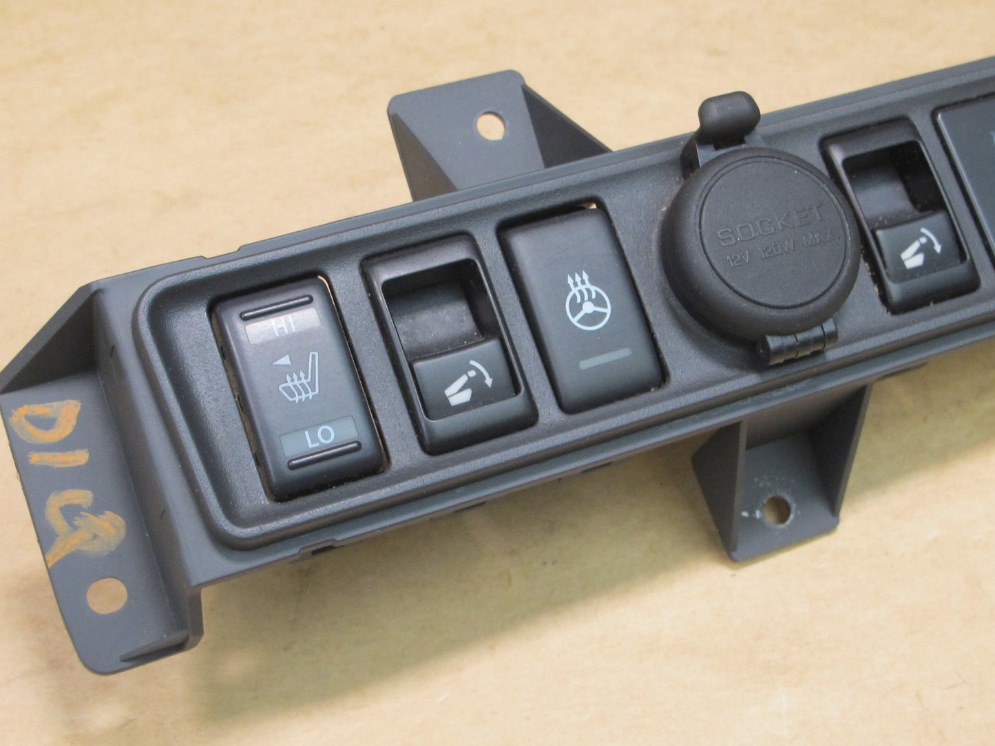 2011-2017 INFINITI QX56 QX80 SEAT STEERING HEAT FOLD CONTROL SWITCH 12V OUTLET