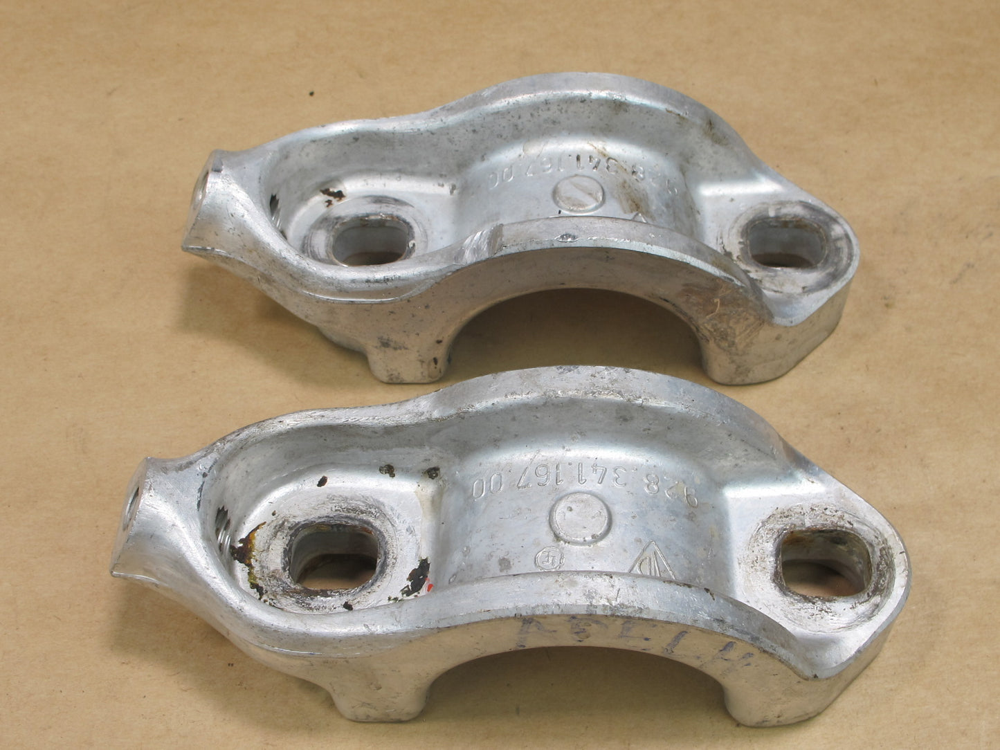 1978-1995 PORSCHE 928 S LEFT & RIGHT LOWER CONTROL ARM SUPPORT MOUNT BRACKET SET