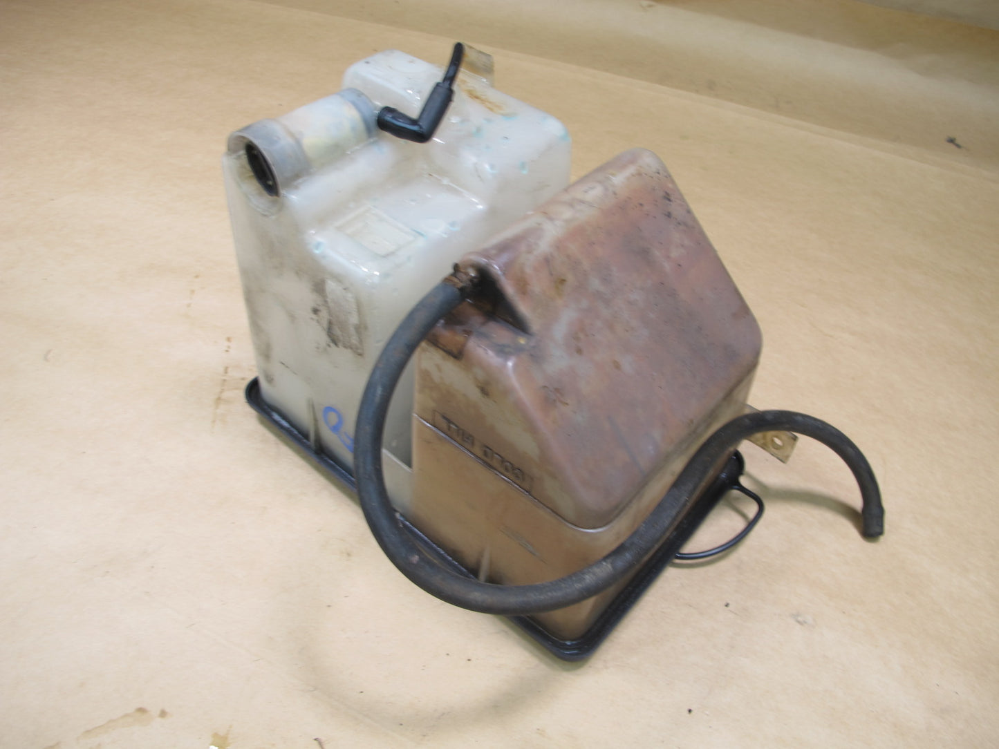 92-97 FORD F-150 RADIATOR COOLANT & WASHER FLUID RESERVOIR TANK BOTTLE OEM