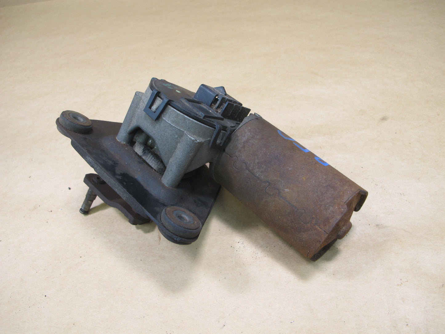 92-97 FORD F-150 FRONT WINDSHIELD WIPER TRANSMISSION POWER MOTOR OEM