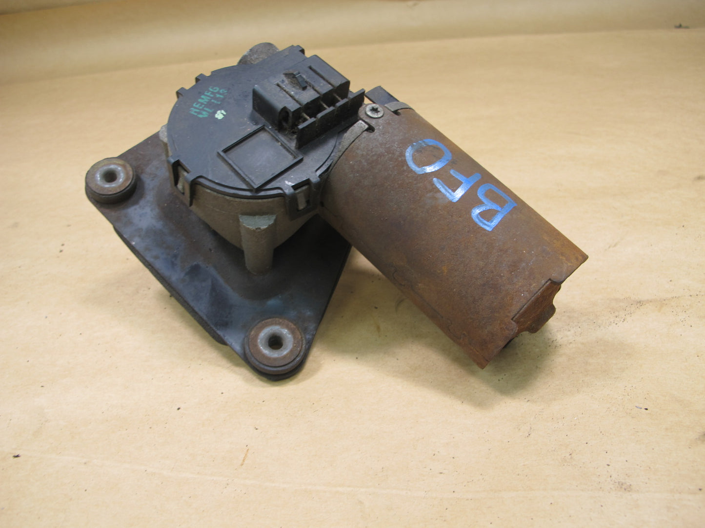 92-97 FORD F-150 FRONT WINDSHIELD WIPER TRANSMISSION POWER MOTOR OEM