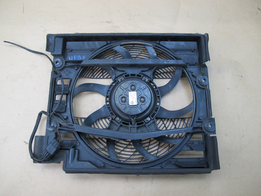 99-03 BMW E39 5-SERIES AC RADIATOR COOLING FAN & SHROUD 6909895 OEM