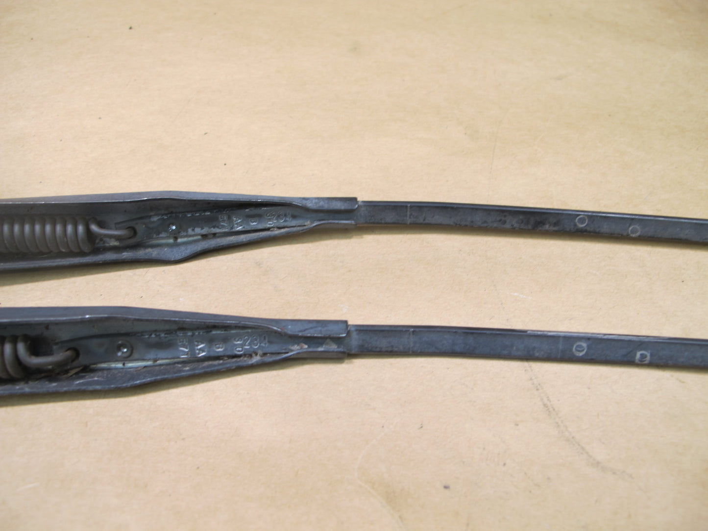 92-97 FORD F-150 FRONT LEFT & RIGHT SIDE WINDSHIELD WIPER ARM SET OEM