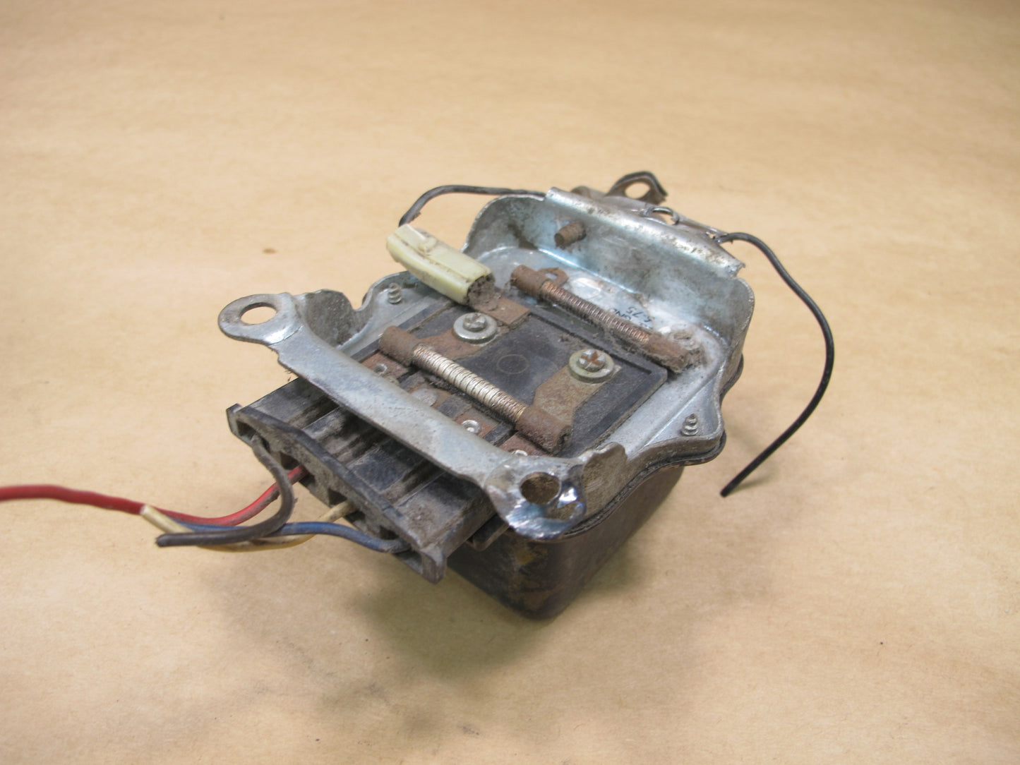 64-66 CHEVROLET C10 PICKUP 3.8L ENGINE VOLTAGE REGULATOR