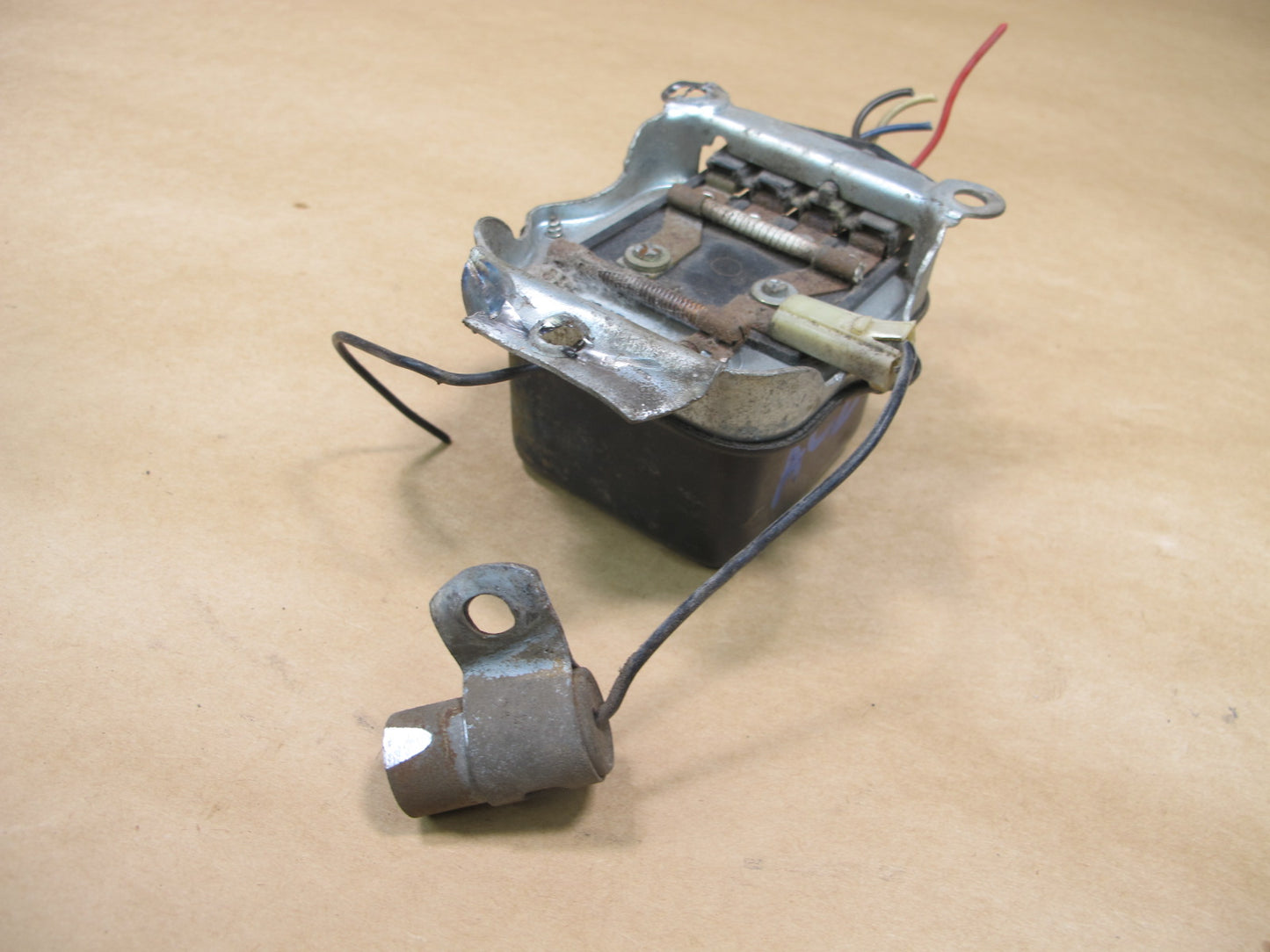 64-66 CHEVROLET C10 PICKUP 3.8L ENGINE VOLTAGE REGULATOR