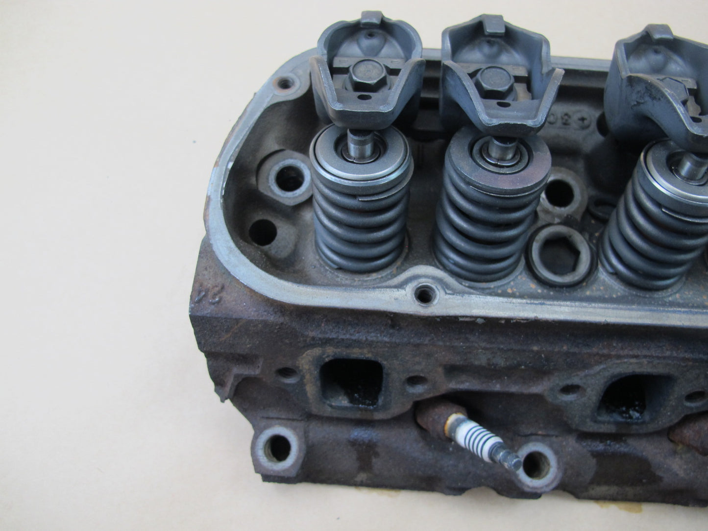 92-96 FORD F-150 5.0L V8 ENGINE MOTOR RIGHT OR LEFT CYLINDER HEAD ASSEMBLY OEM