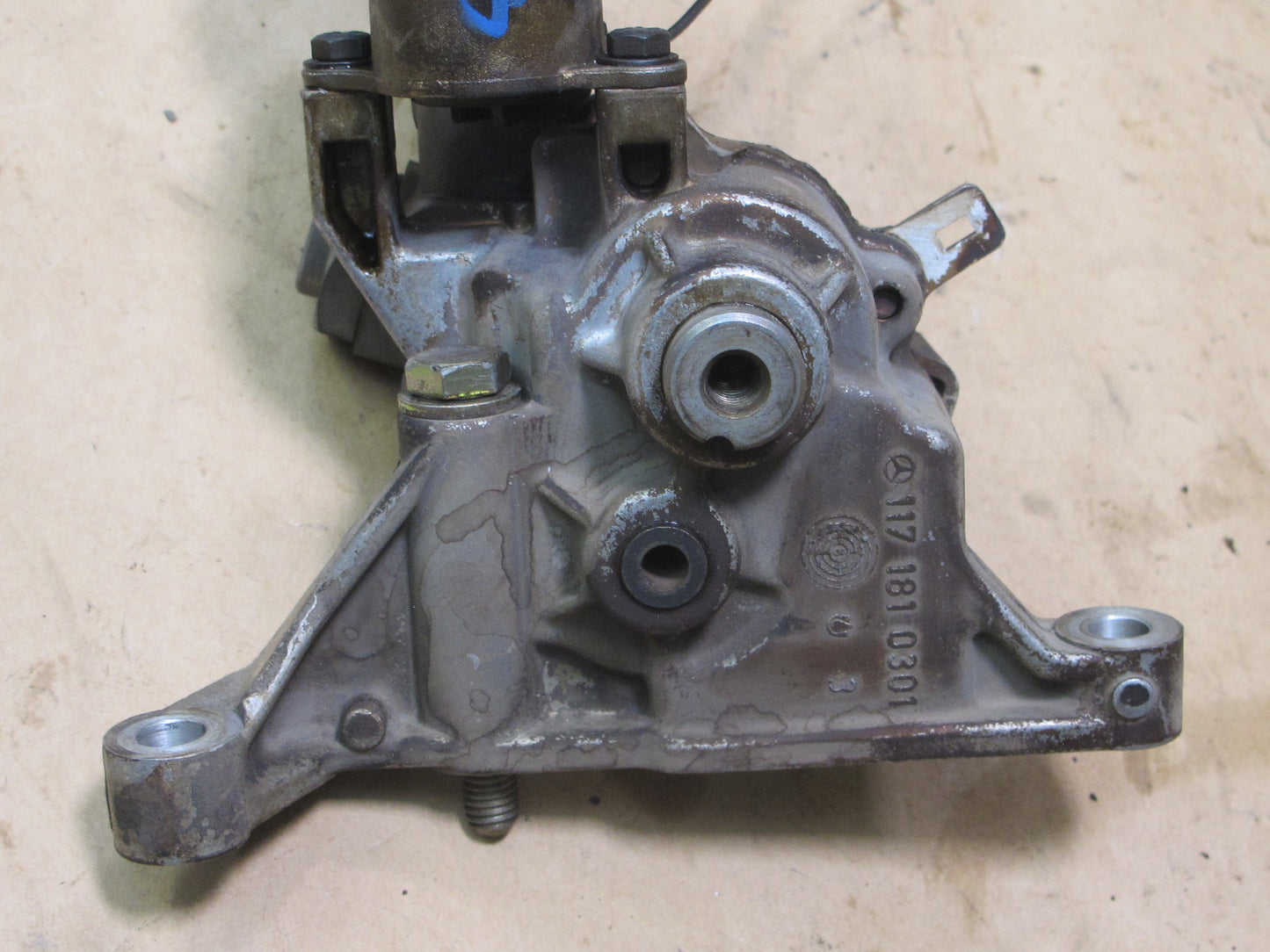 84-91 MERCEDES W126 C126 ENGINE OIL PUMP MOTOR ASSEMBLY 1171860401 OEM