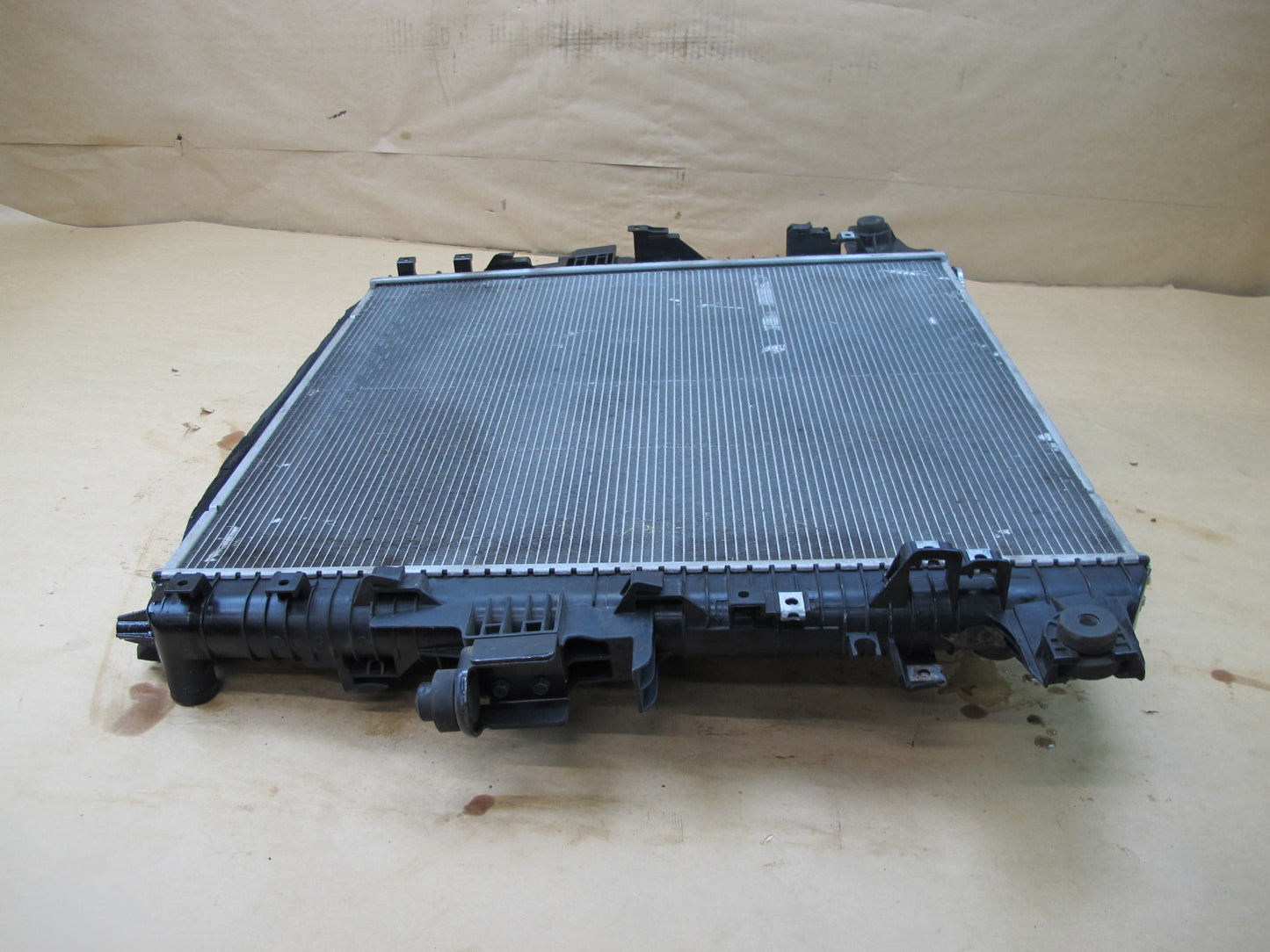 2011-2013 INFINITI QX56 5.6L V8 ENGINE MOTOR COOLING RADIATOR