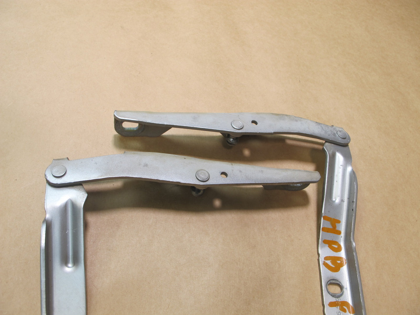 1997-2004 PORSCHE BOXSTER 986 HOOD FRONT LEFT & RIGHT HINGE SUPPORT SET OF 2