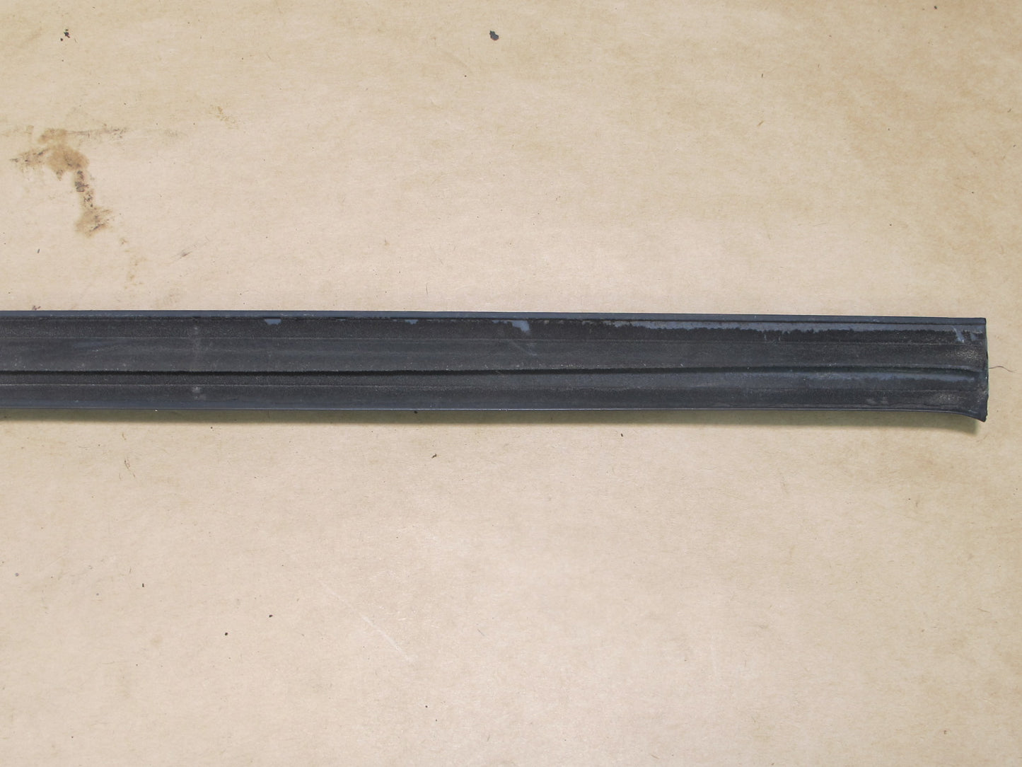 1989-1994 Nissan 240SX S13 Right Door Lower Window Outer Seal Weather Strip OEM