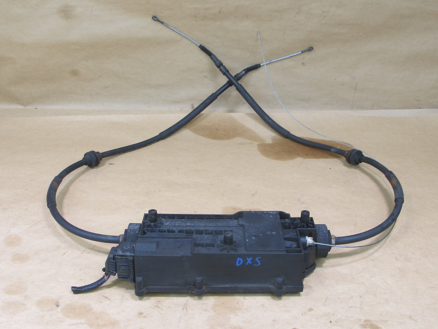 2008-2014 BMW E71 X6 EMERGENCY PARKING BRAKE ACTUATOR MOTOR W CABLE