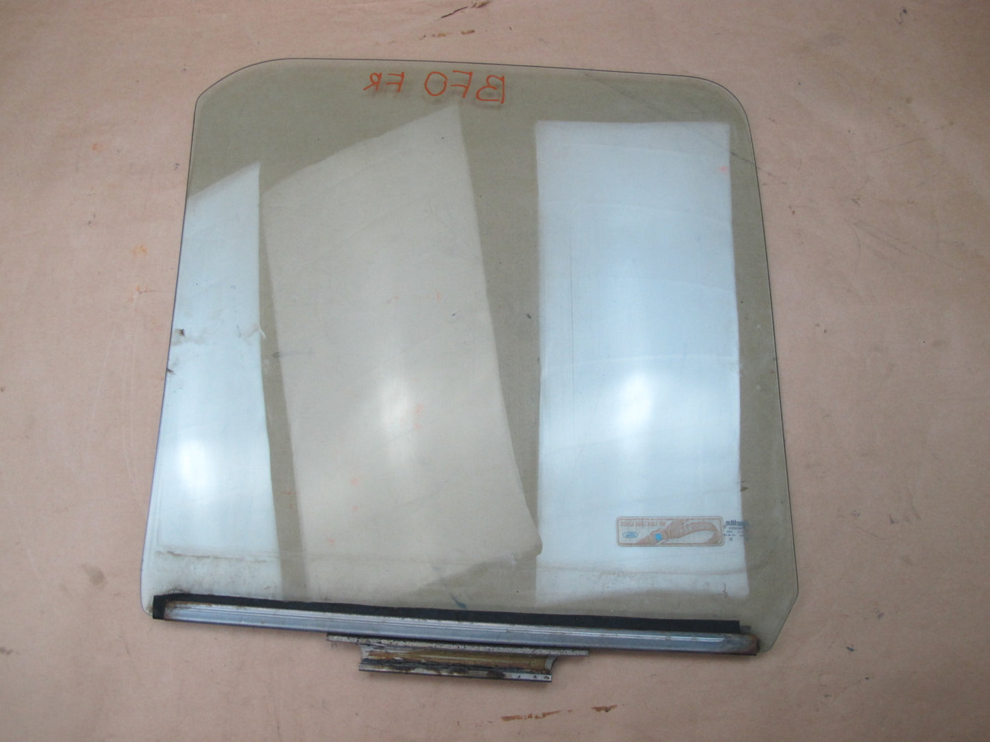 92-97 FORD F-150 FRONT RIGHT PASSENGER SIDE DOOR WINDOW GLASS OEM