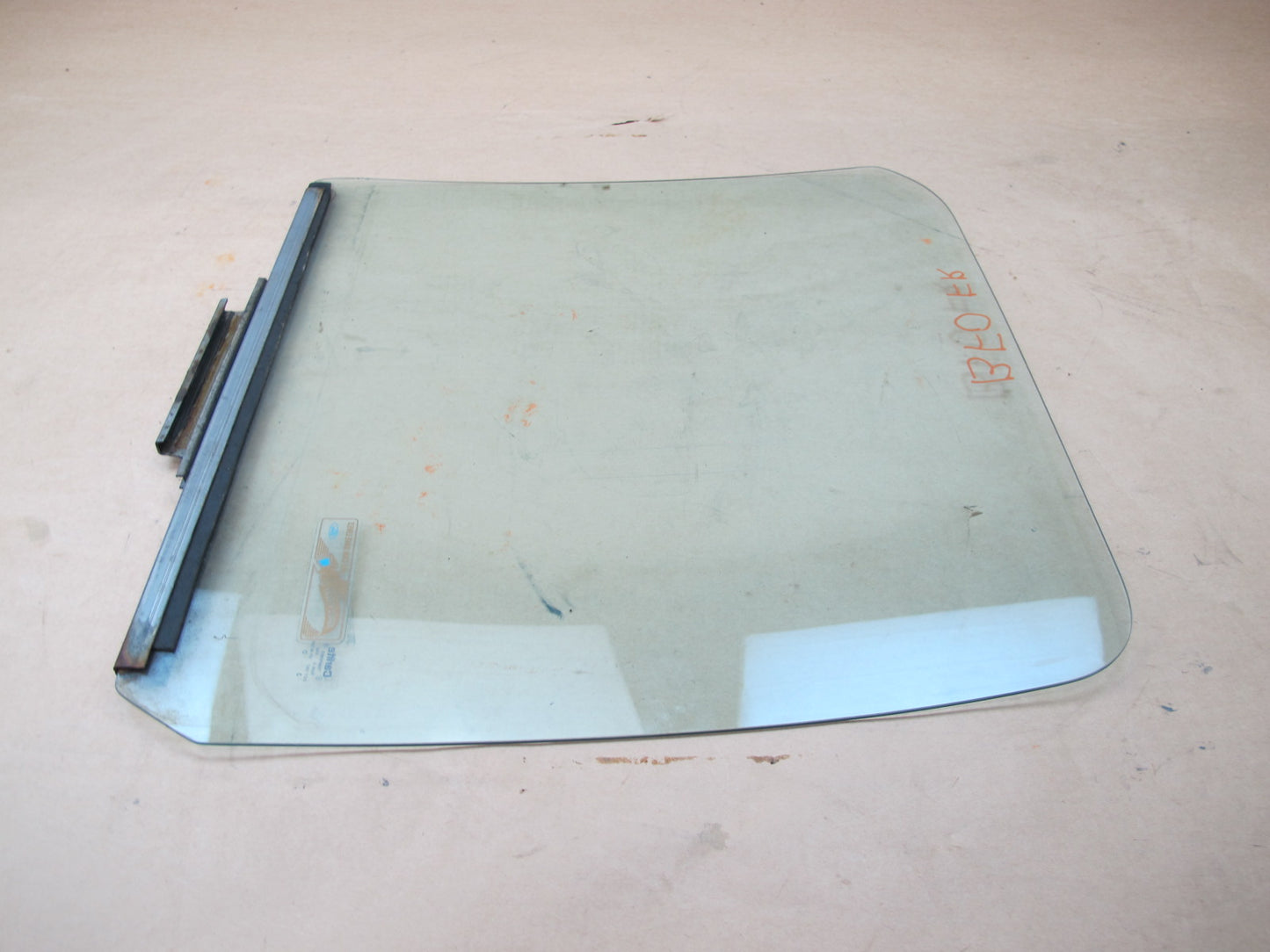 92-97 FORD F-150 FRONT RIGHT PASSENGER SIDE DOOR WINDOW GLASS OEM