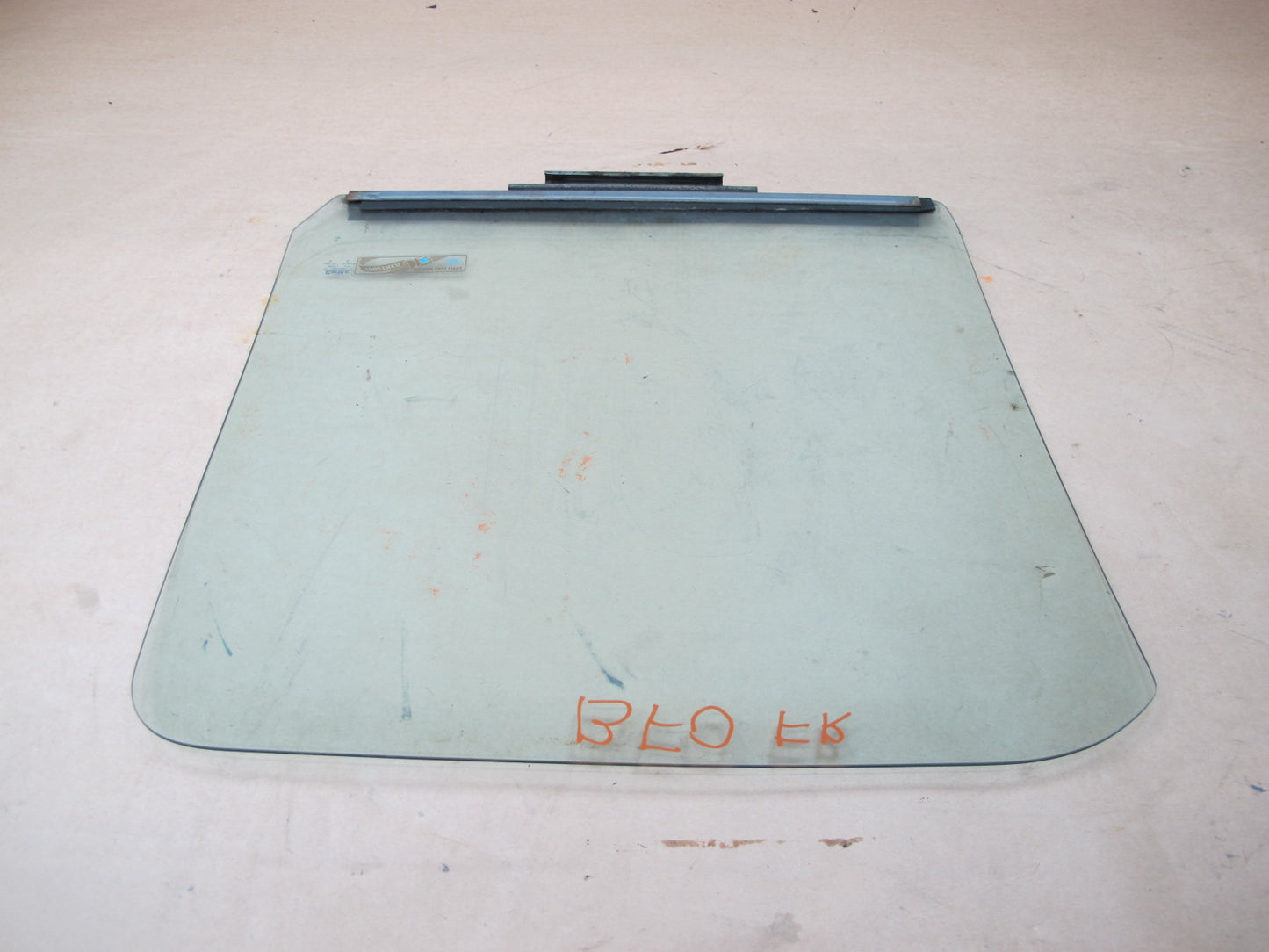 92-97 FORD F-150 FRONT RIGHT PASSENGER SIDE DOOR WINDOW GLASS OEM