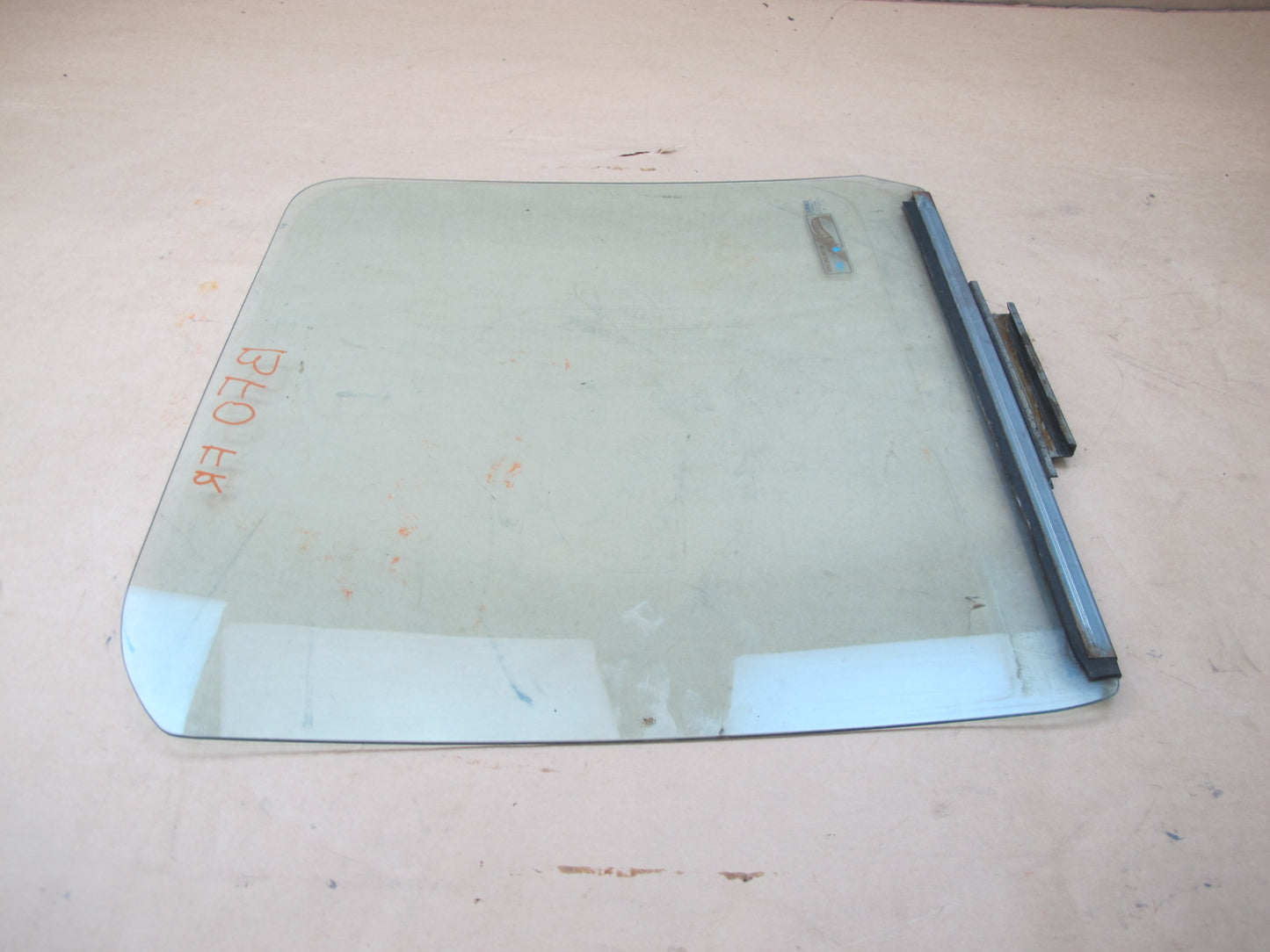 92-97 FORD F-150 FRONT RIGHT PASSENGER SIDE DOOR WINDOW GLASS OEM