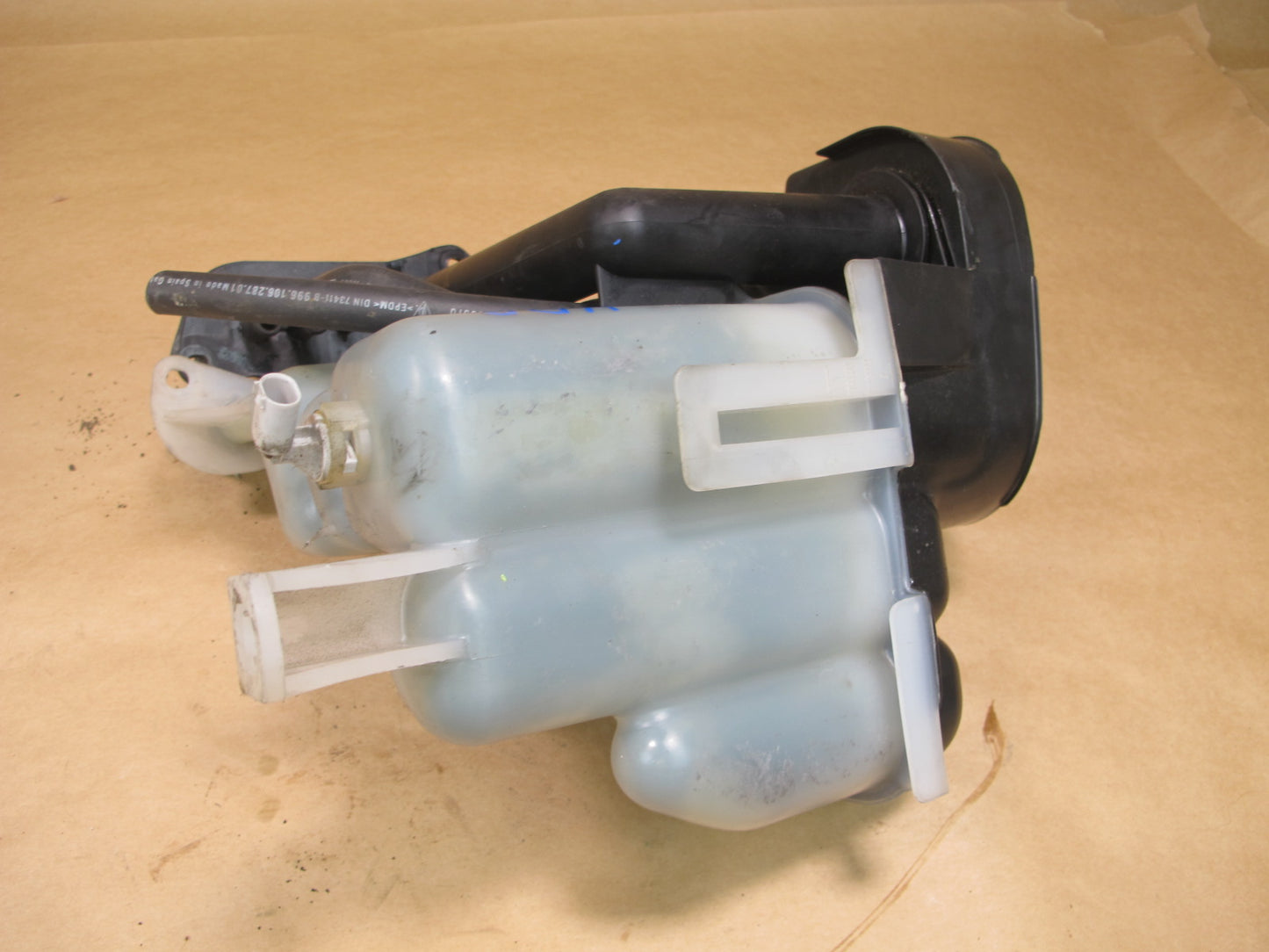 1997-2004 PORSCHE BOXSTER 986 ENGINE COOLANT EXPANSION OVERFLOW RESERVOIR TANK