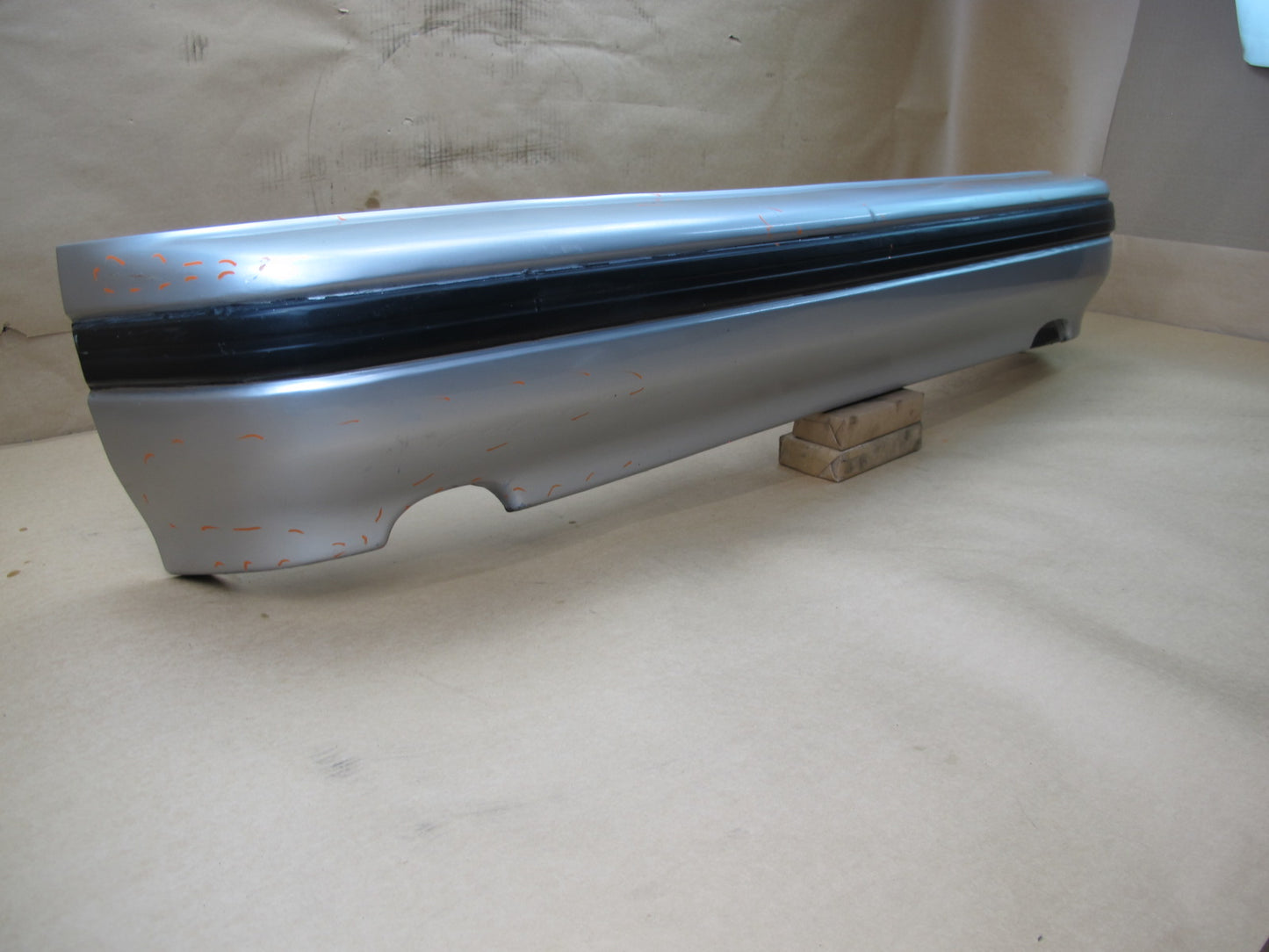 86-88 MAZDA RX7 COUPE REAR BUMPER COVER DUAL EXHAUST CUTOUT ARCTIC SILVER OEM