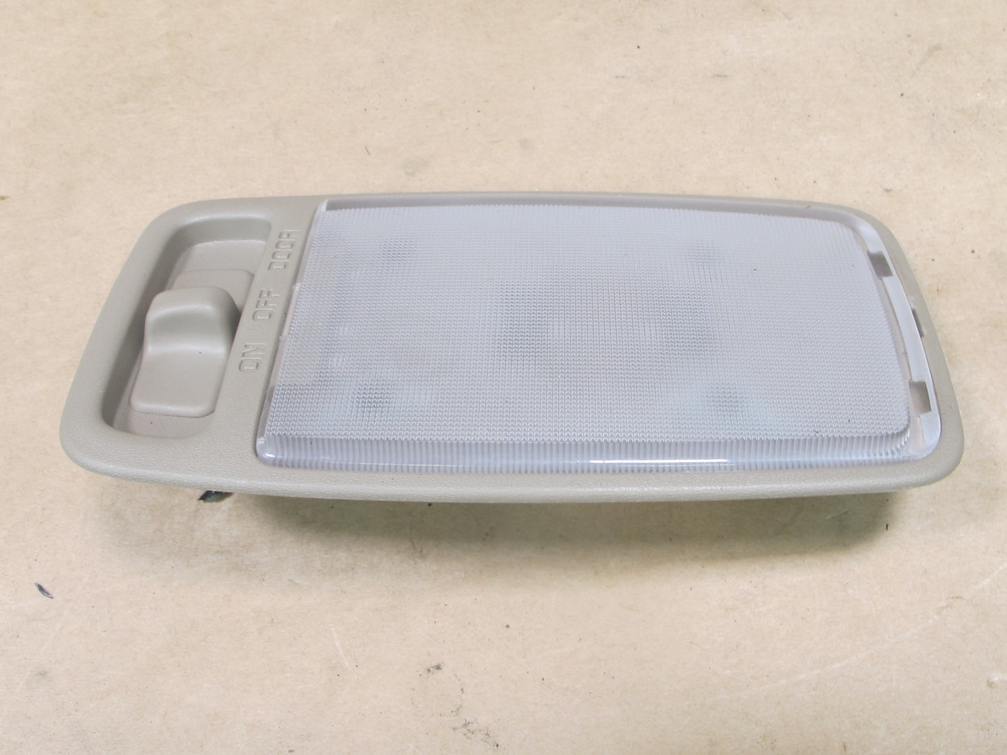 1998-2002 LEXUS J100 LX470 REAR OVERHEAD DOME LIGHT LAMP