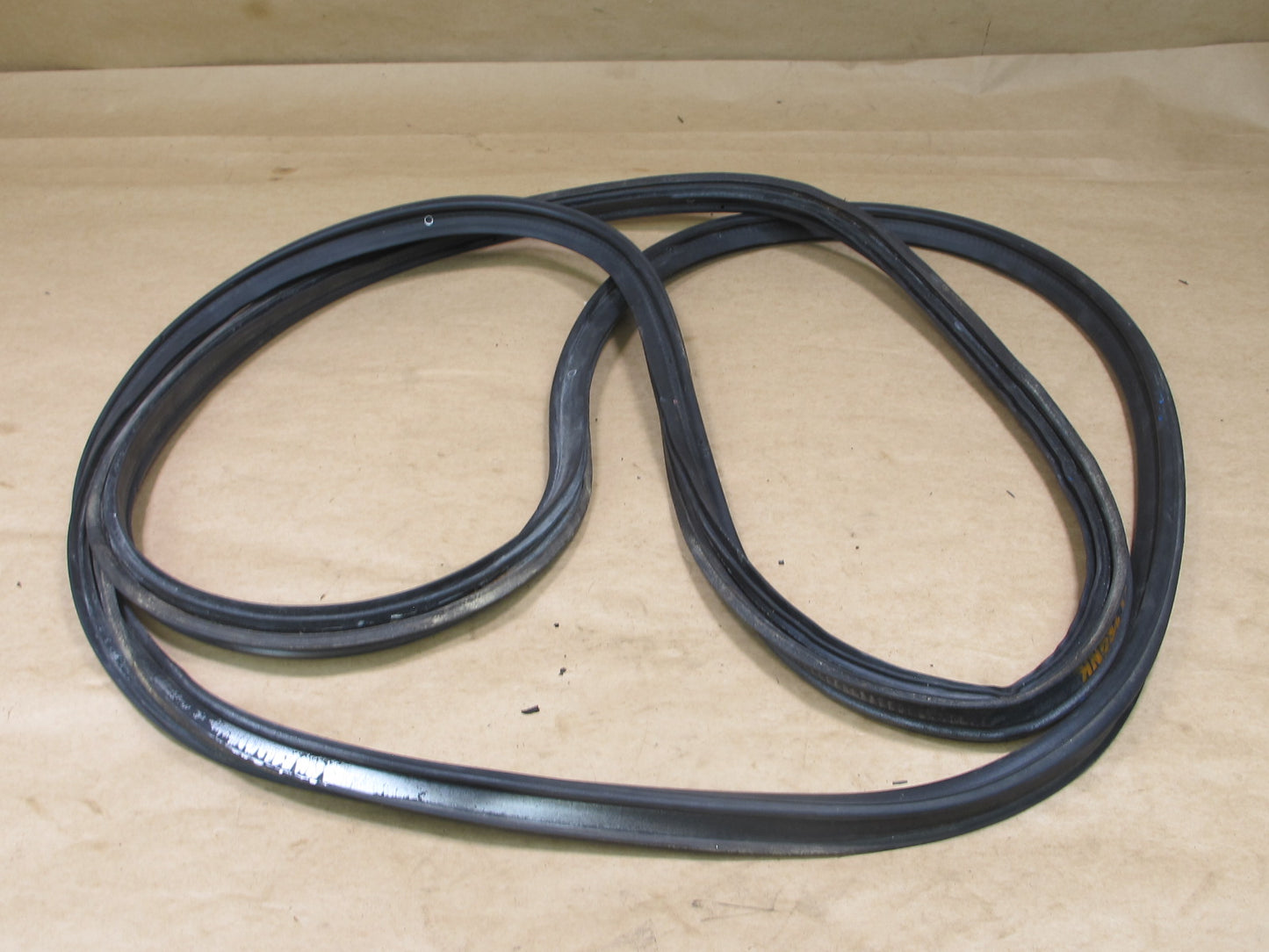 86-91 MAZDA RX7 COUPE REAR TRUNK HATCH WEATHER STRIP RUBBER SEAL OEM