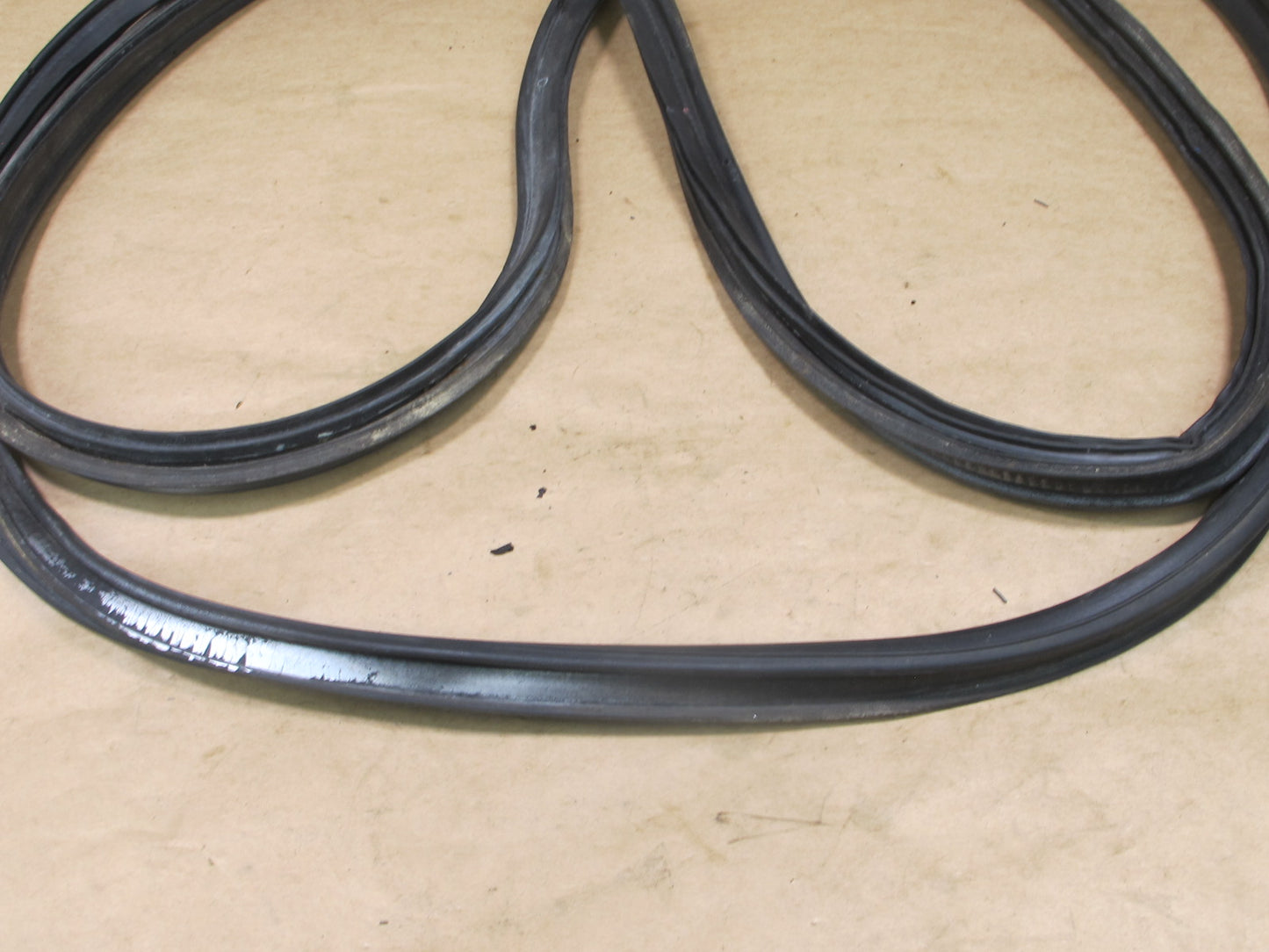 86-91 MAZDA RX7 COUPE REAR TRUNK HATCH WEATHER STRIP RUBBER SEAL OEM