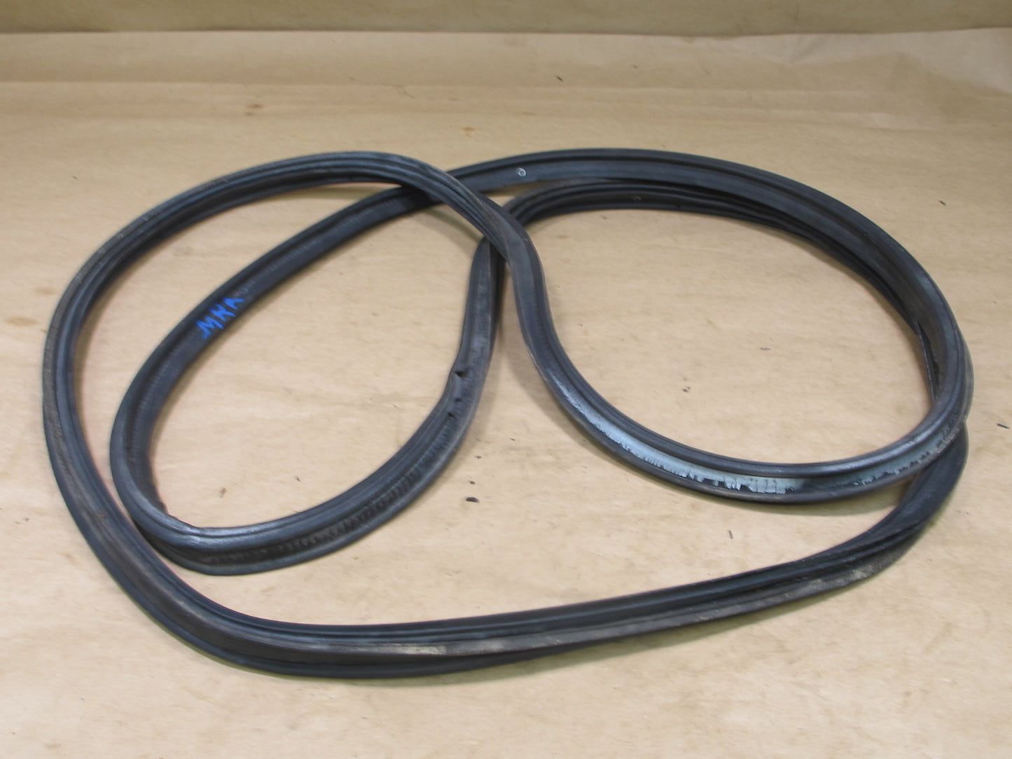 86-91 MAZDA RX7 COUPE REAR TRUNK HATCH WEATHER STRIP RUBBER SEAL OEM